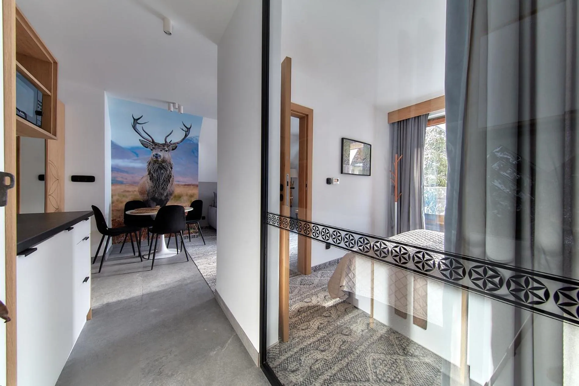 Dining area in Tatra Square Apartments