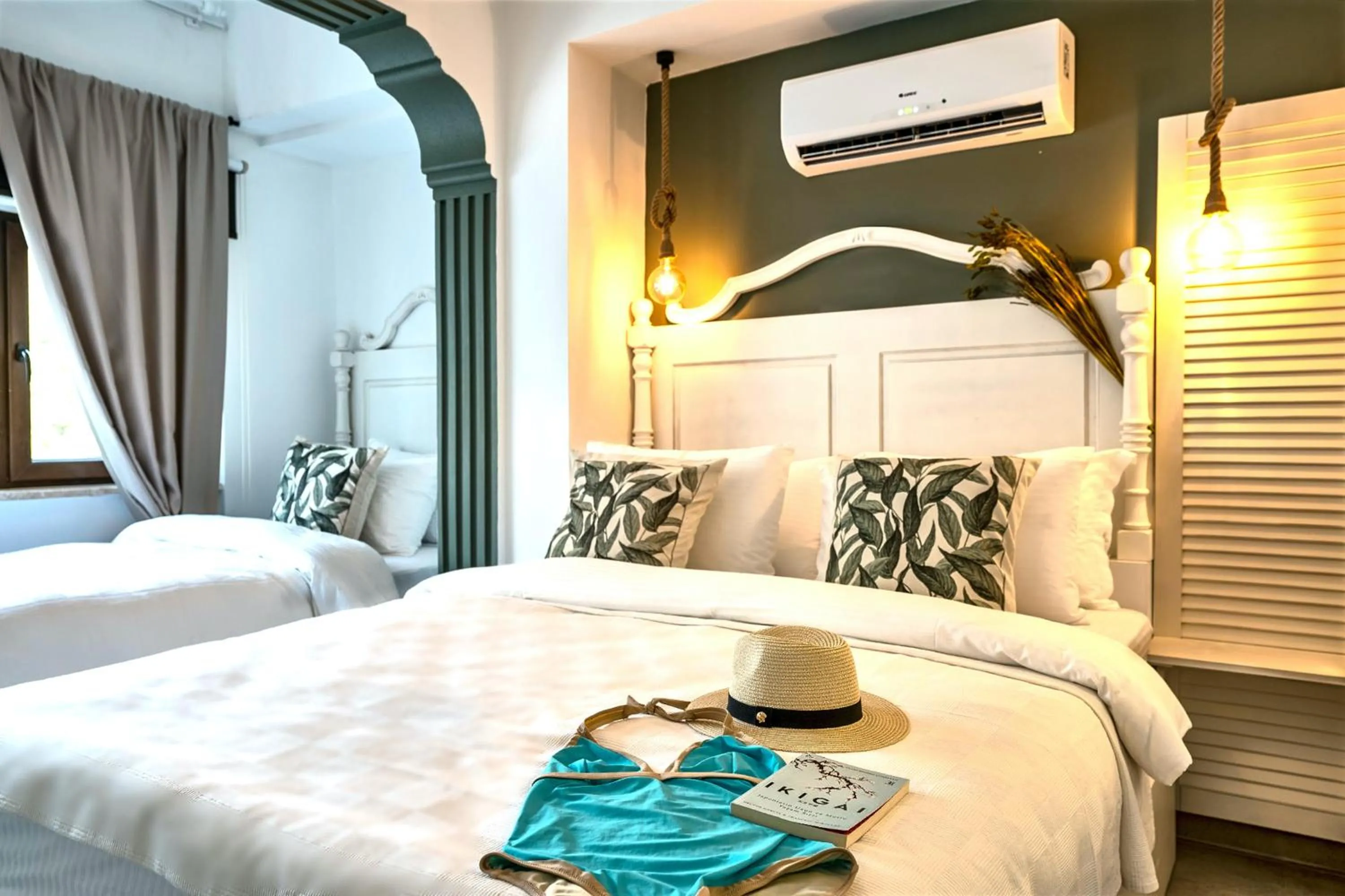 Photo of the whole room, Bed in Liman Hotel Gümüslük - Adult Only