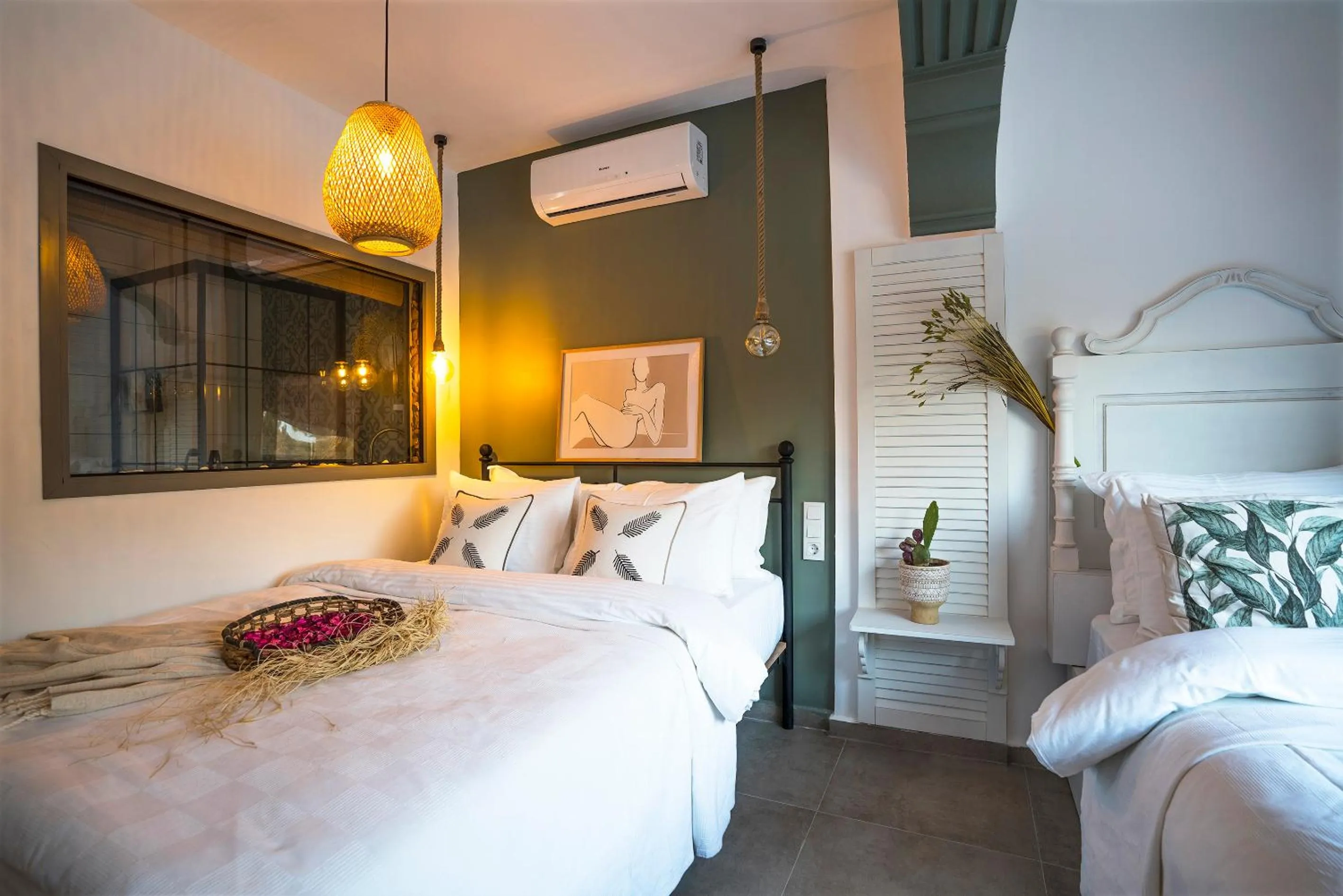 Photo of the whole room, Bed in Liman Hotel Gümüslük - Adult Only