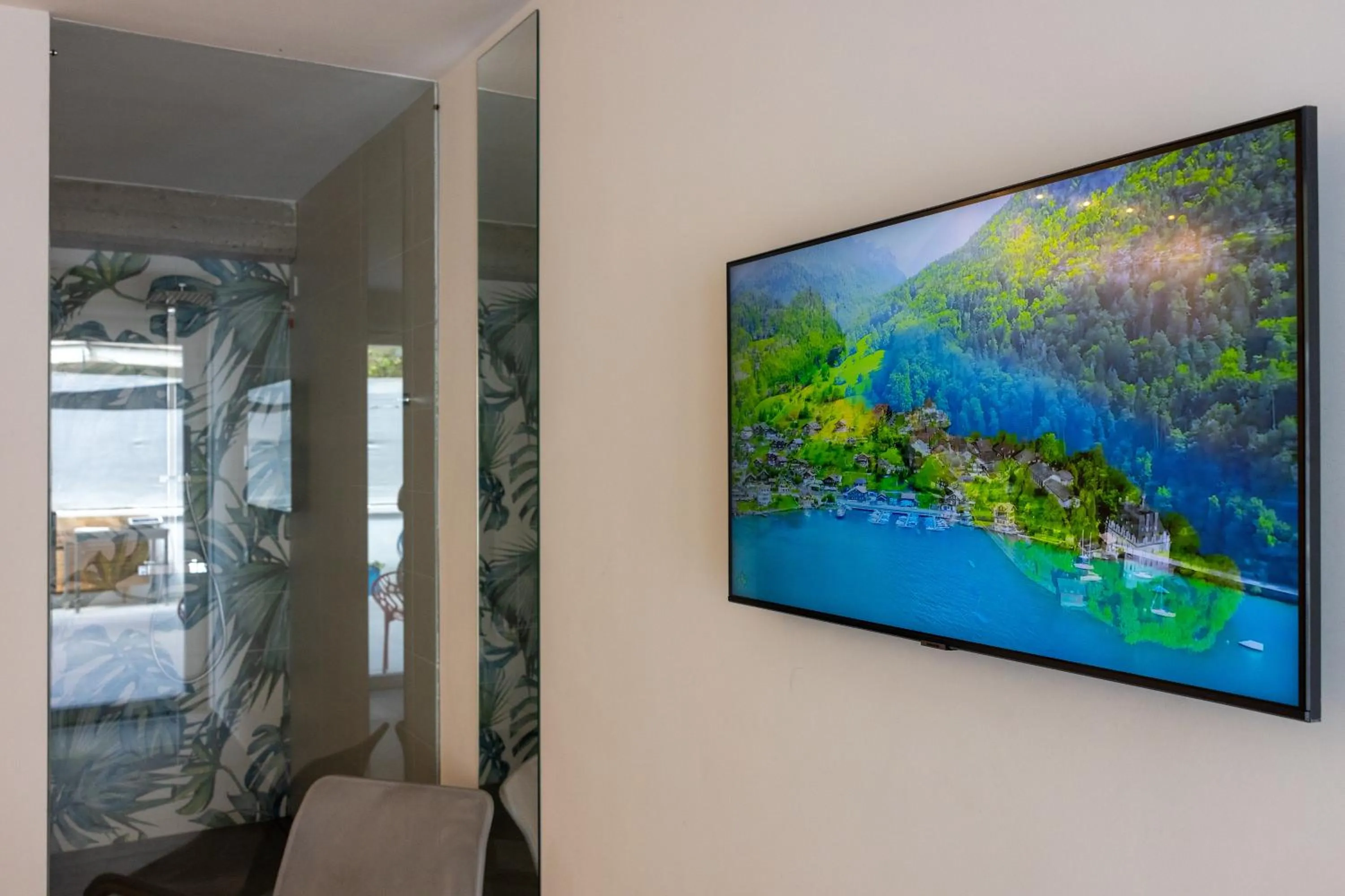 TV and multimedia in Tropicana Suite - Adults Only
