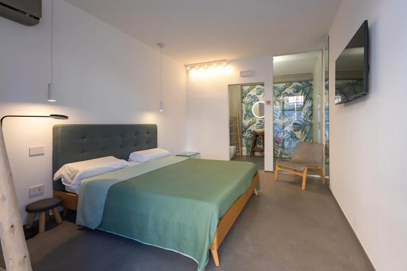 Bed in Tropicana Suite - Adults Only