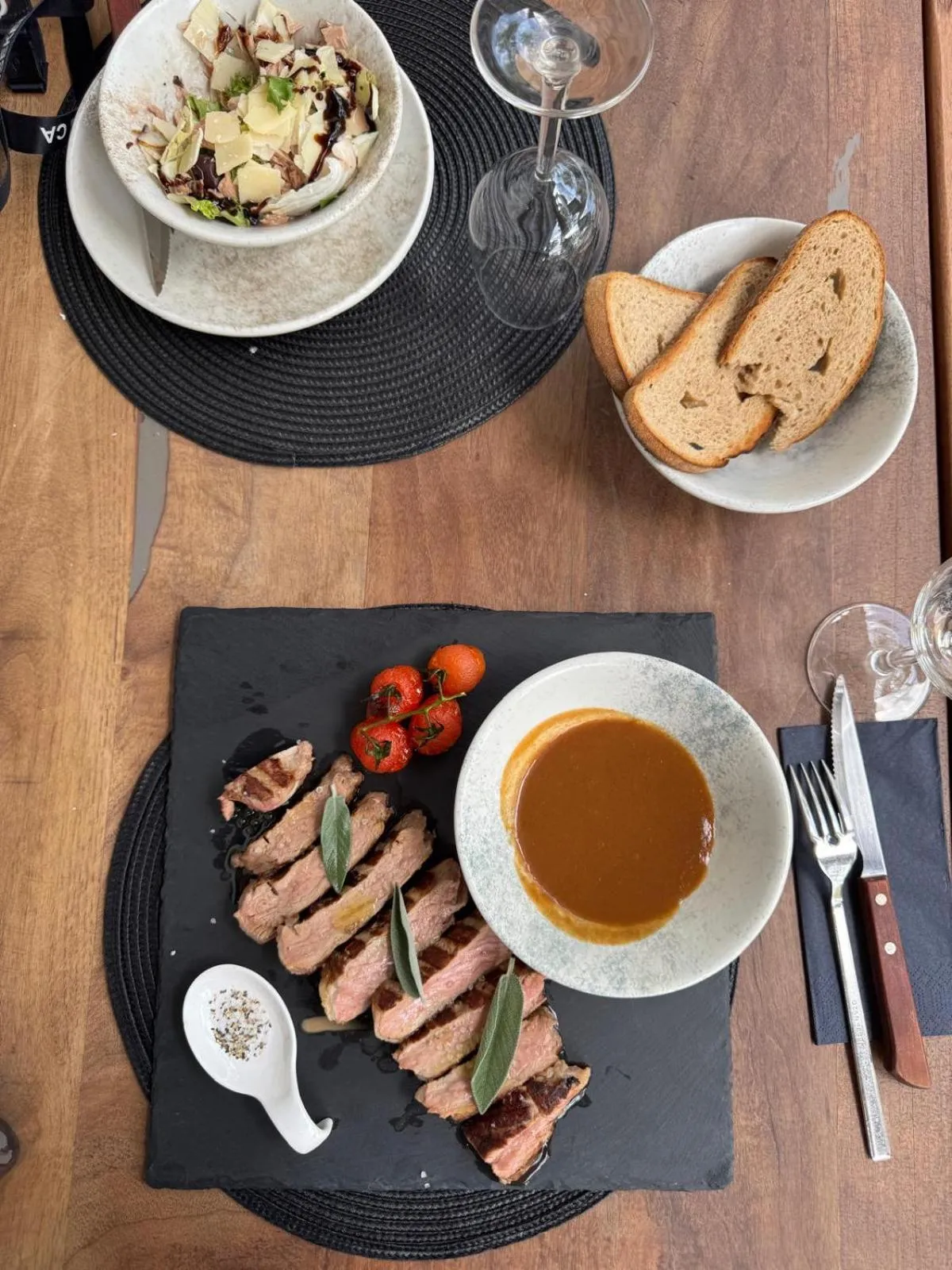 Restaurant/places to eat in Neuchâtel City Hôtel