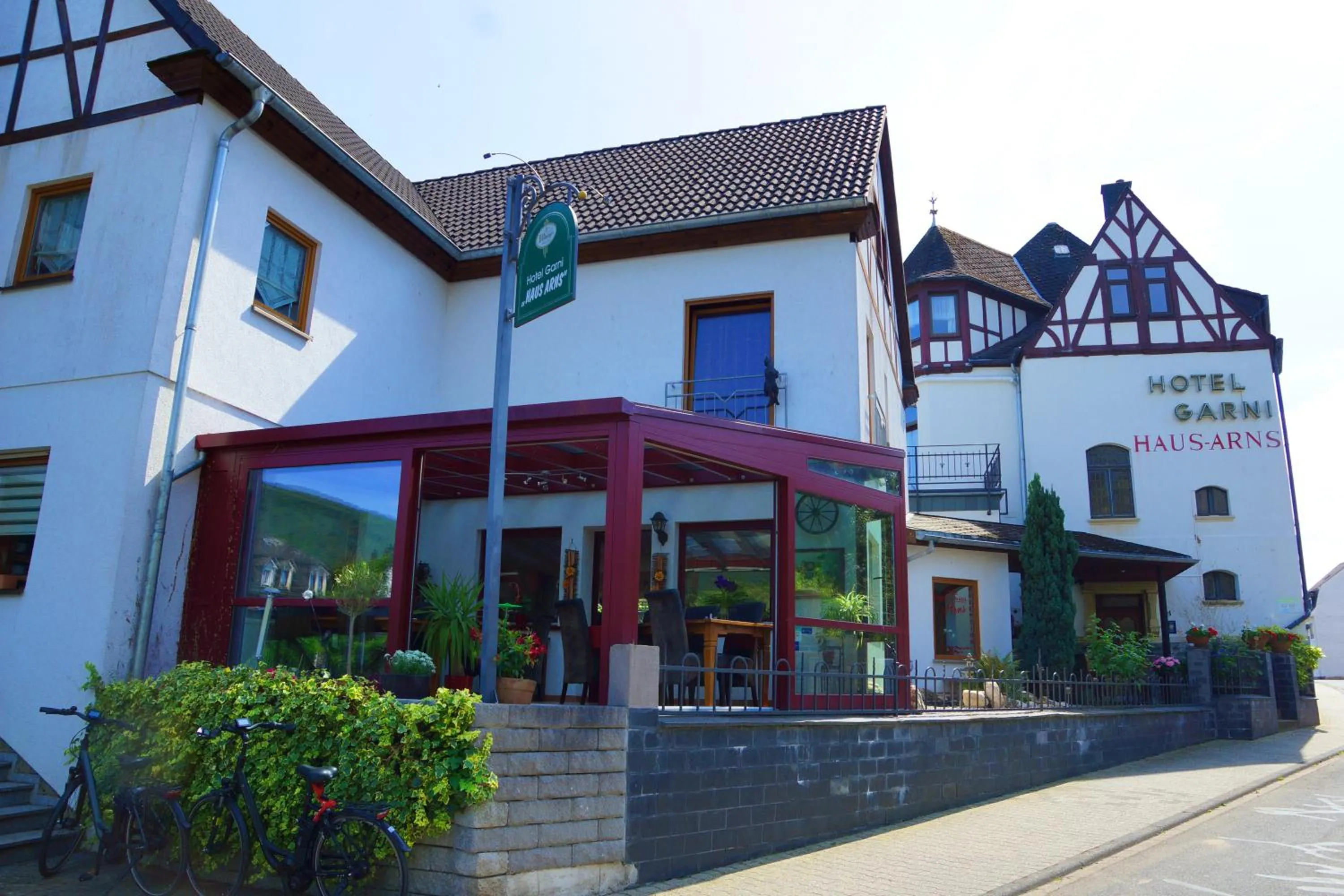 Facade/entrance in Hotel Arns