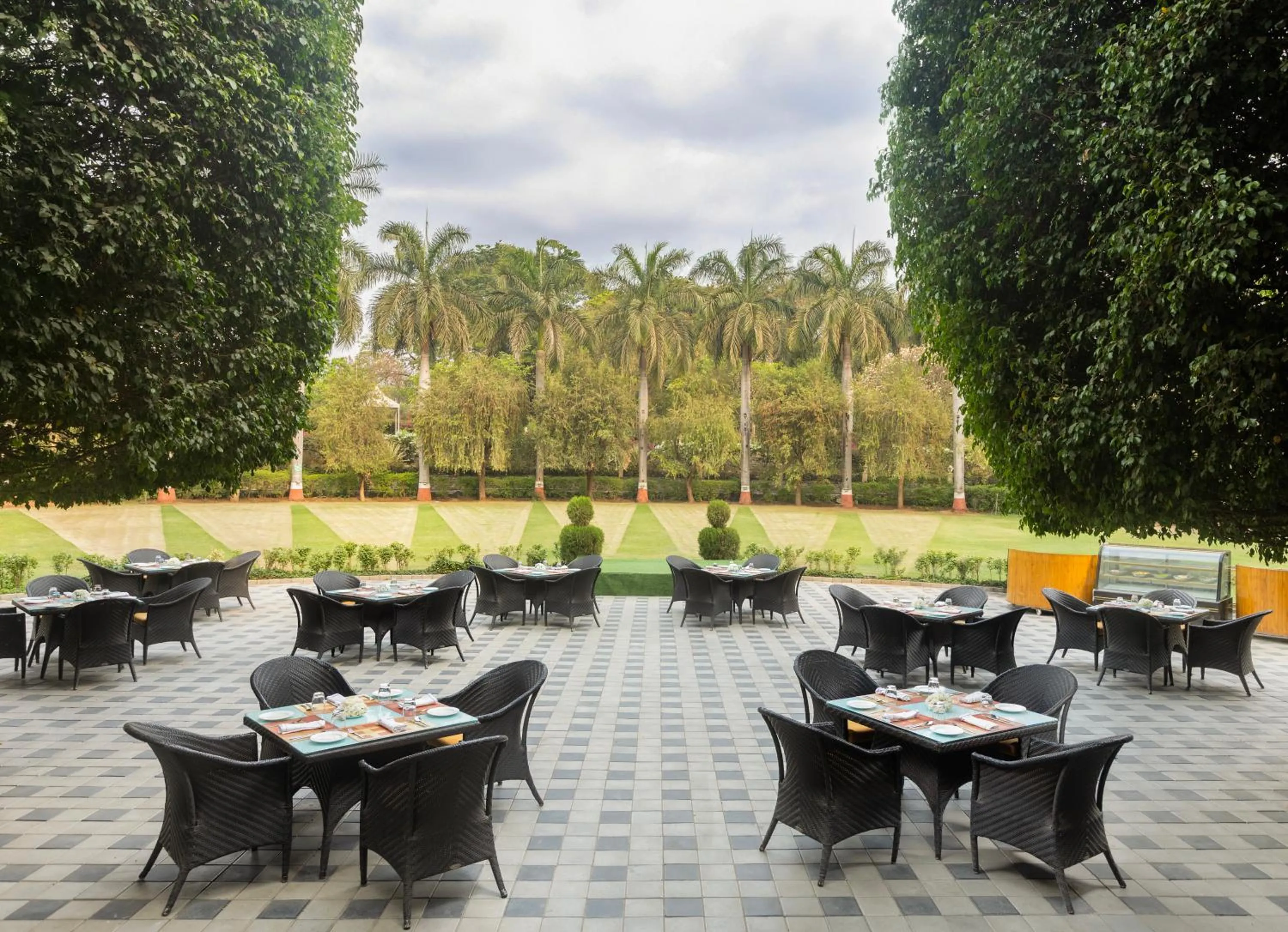 Restaurant/places to eat in Gateway Aurangabad - Chhatrapati Sambhaji Nagar