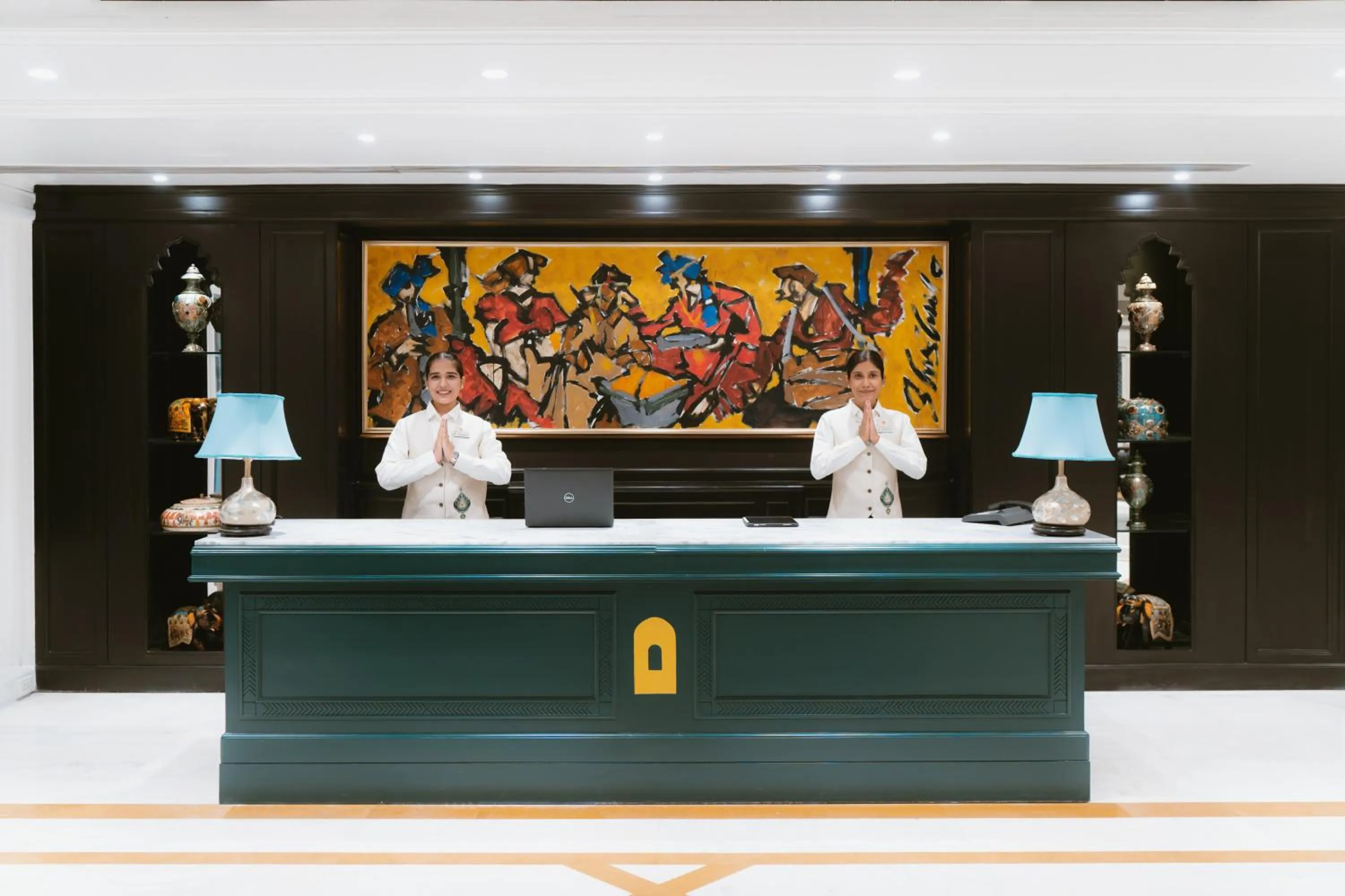 People in Gateway Aurangabad - Chhatrapati Sambhaji Nagar