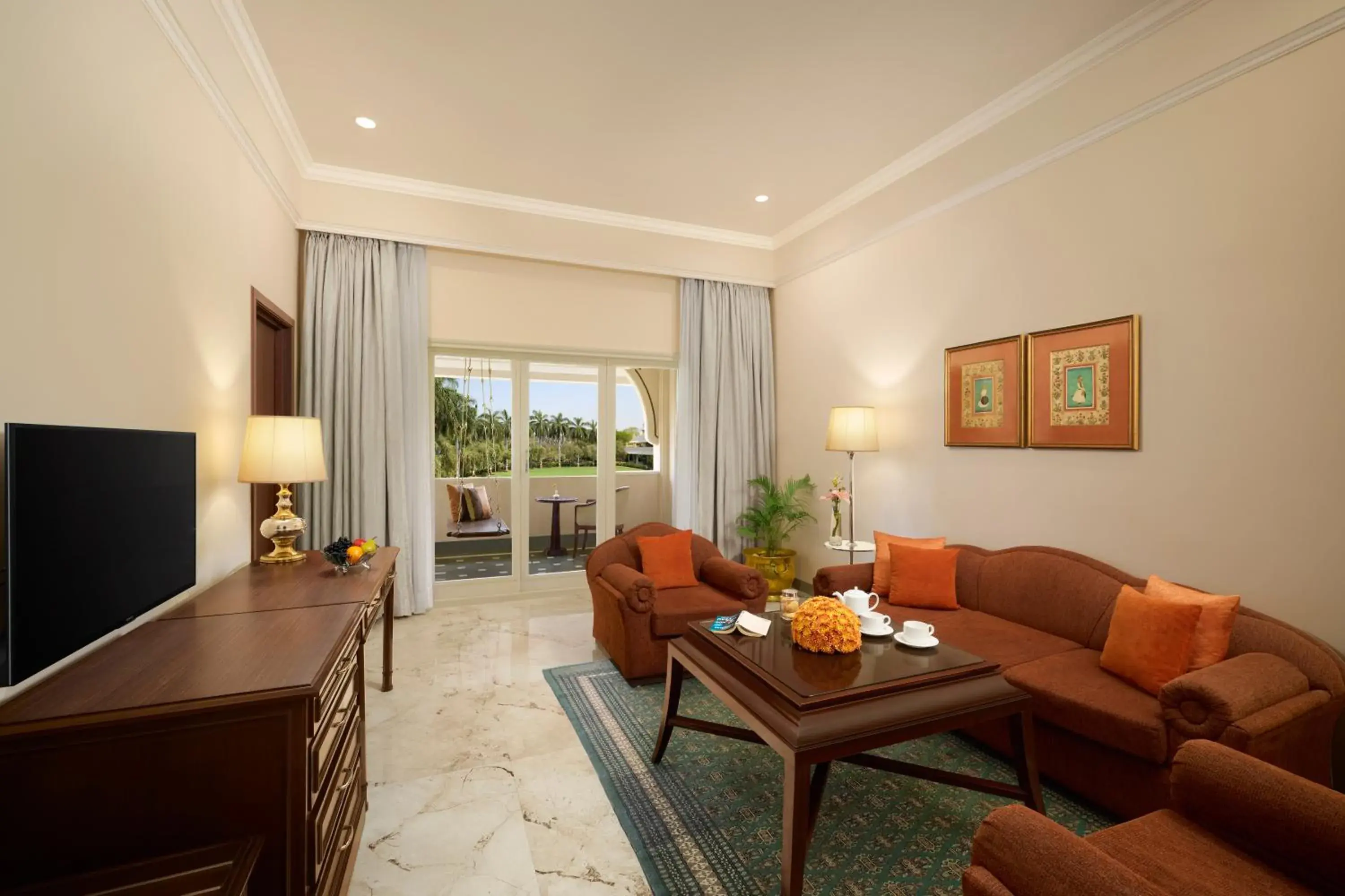 Deluxe Suite with Garden View - With 10% off on F&B in Gateway Aurangabad - Chhatrapati Sambhaji Nagar Deluxe Suite with Garden View - With 10% off on F&B in Gateway Aurangabad - Chhatrapati Sambhaji Nagar