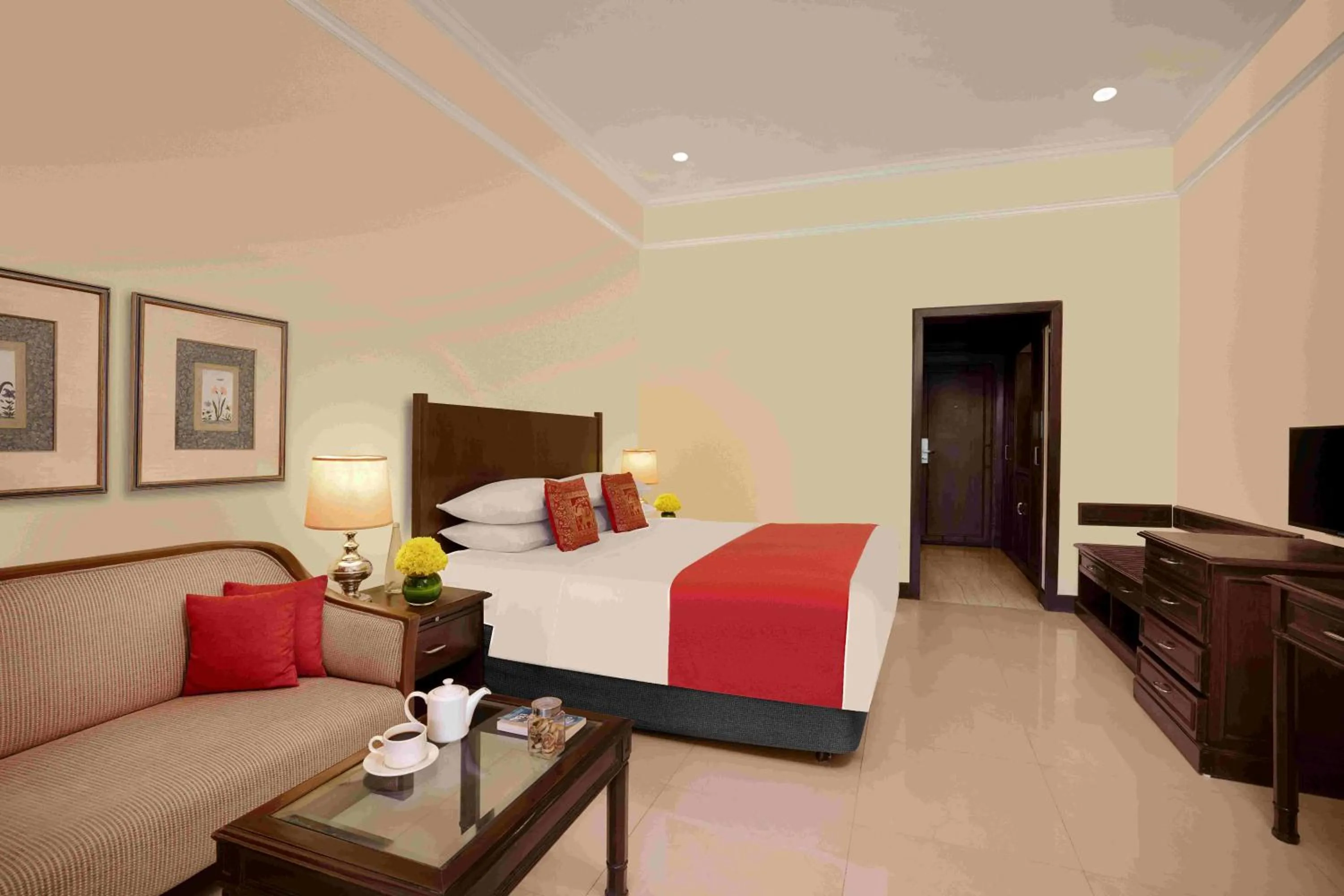 Photo of the whole room, Bed in Gateway Aurangabad - Chhatrapati Sambhaji Nagar