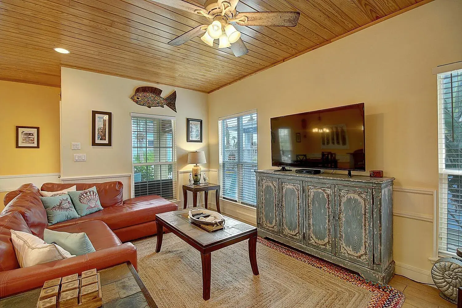 Pelicans Perch VW21 Pelicans Perch VW21