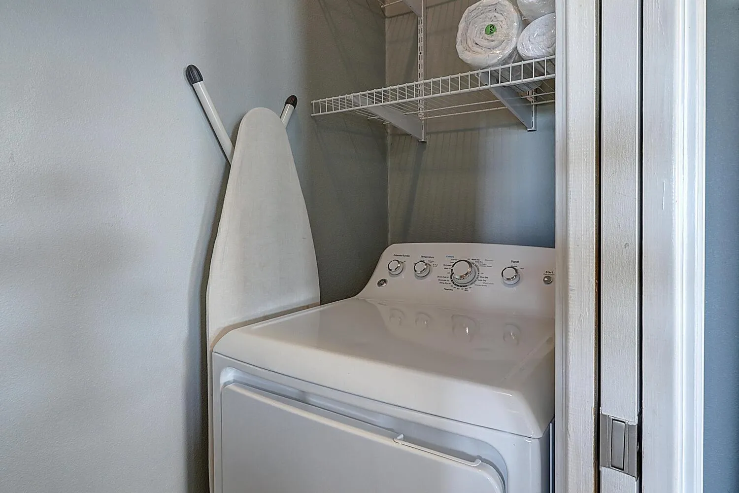 Other, Bed in Buttercup Cottage 6BV