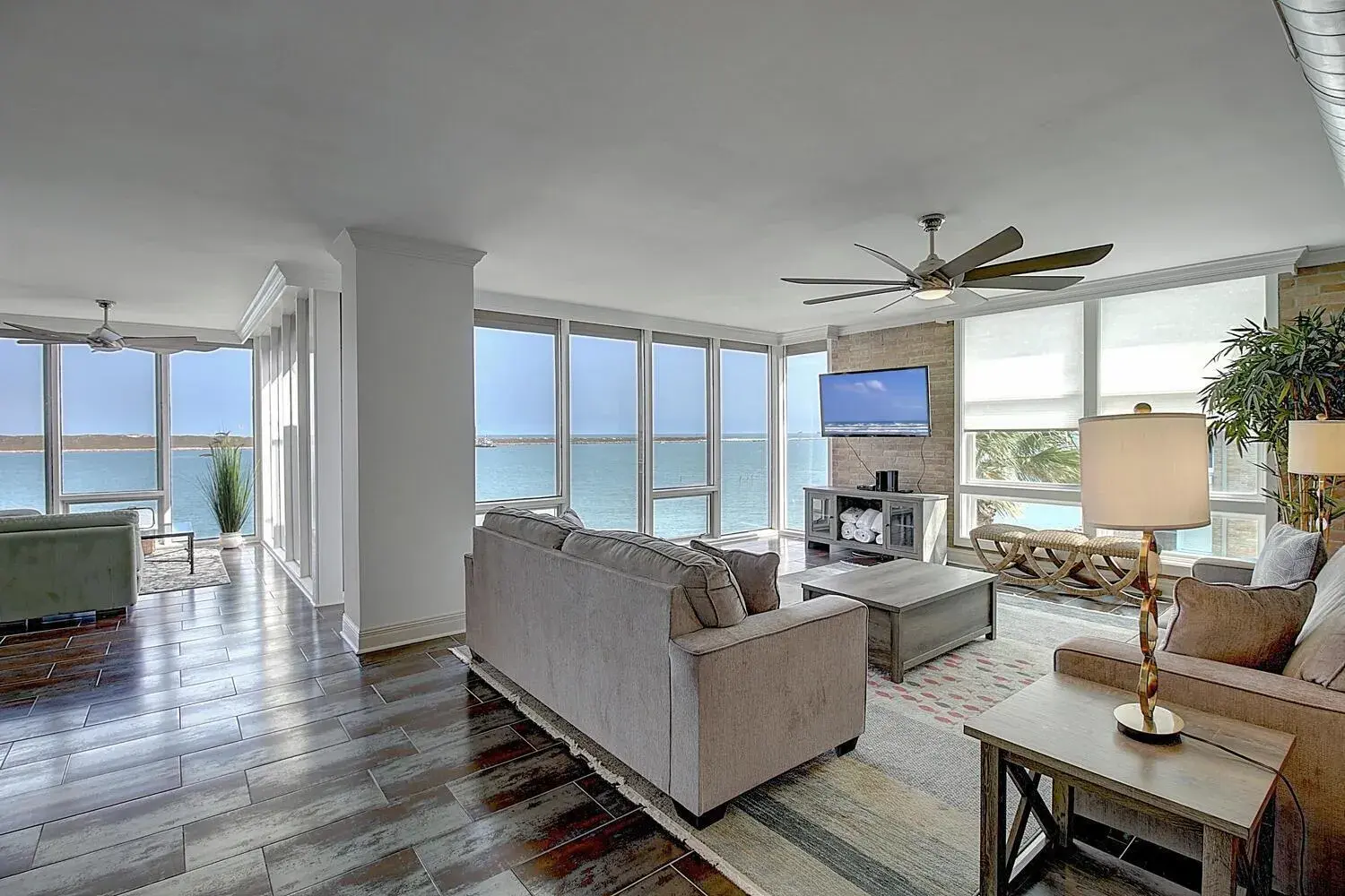 Channelview CV211 Channelview CV211