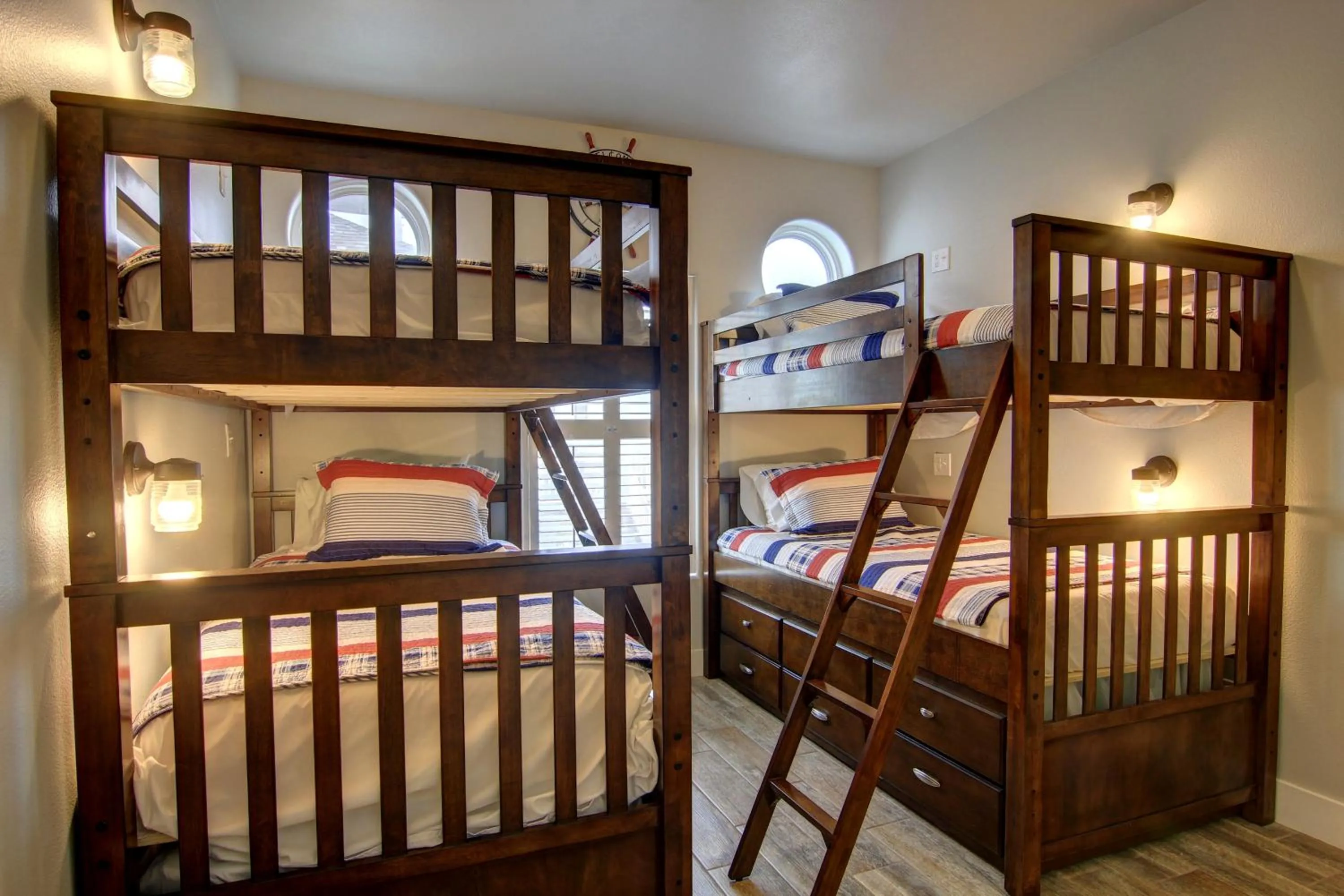 Other, Bed in The Pearl of Port A GW108