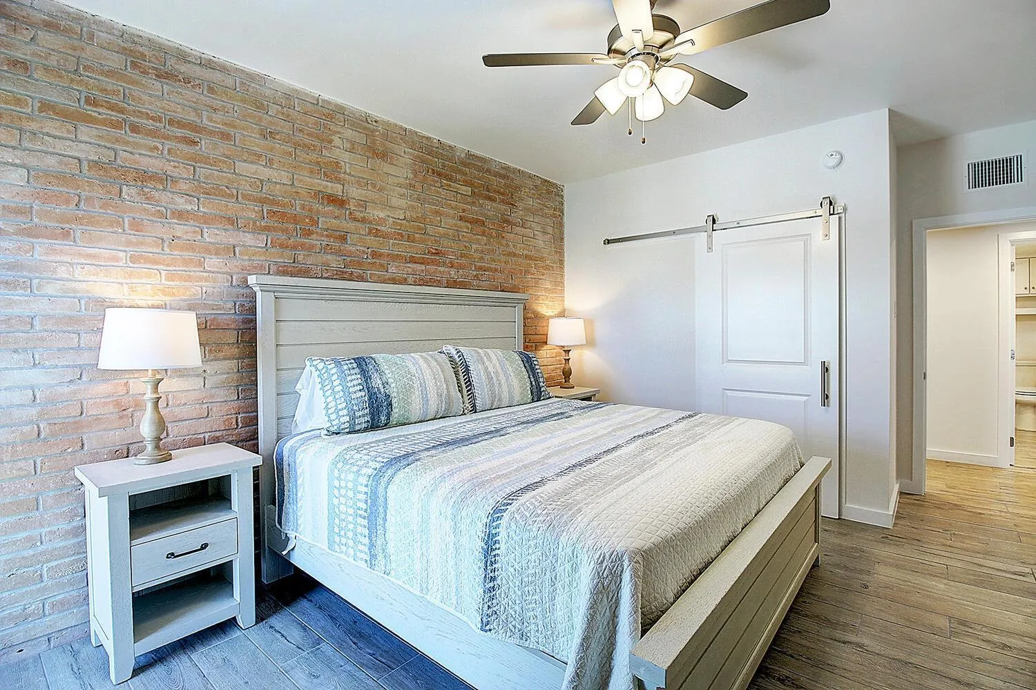 Other, Bed in Channelview CV216