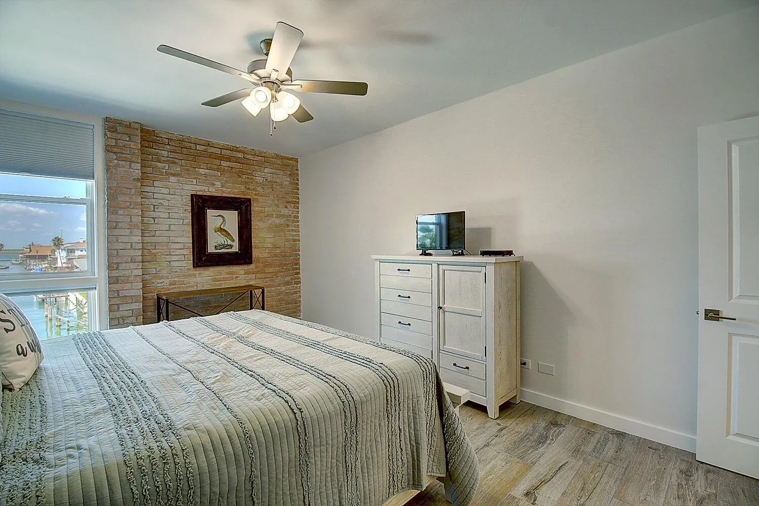 Other, Bed in Channelview CV216