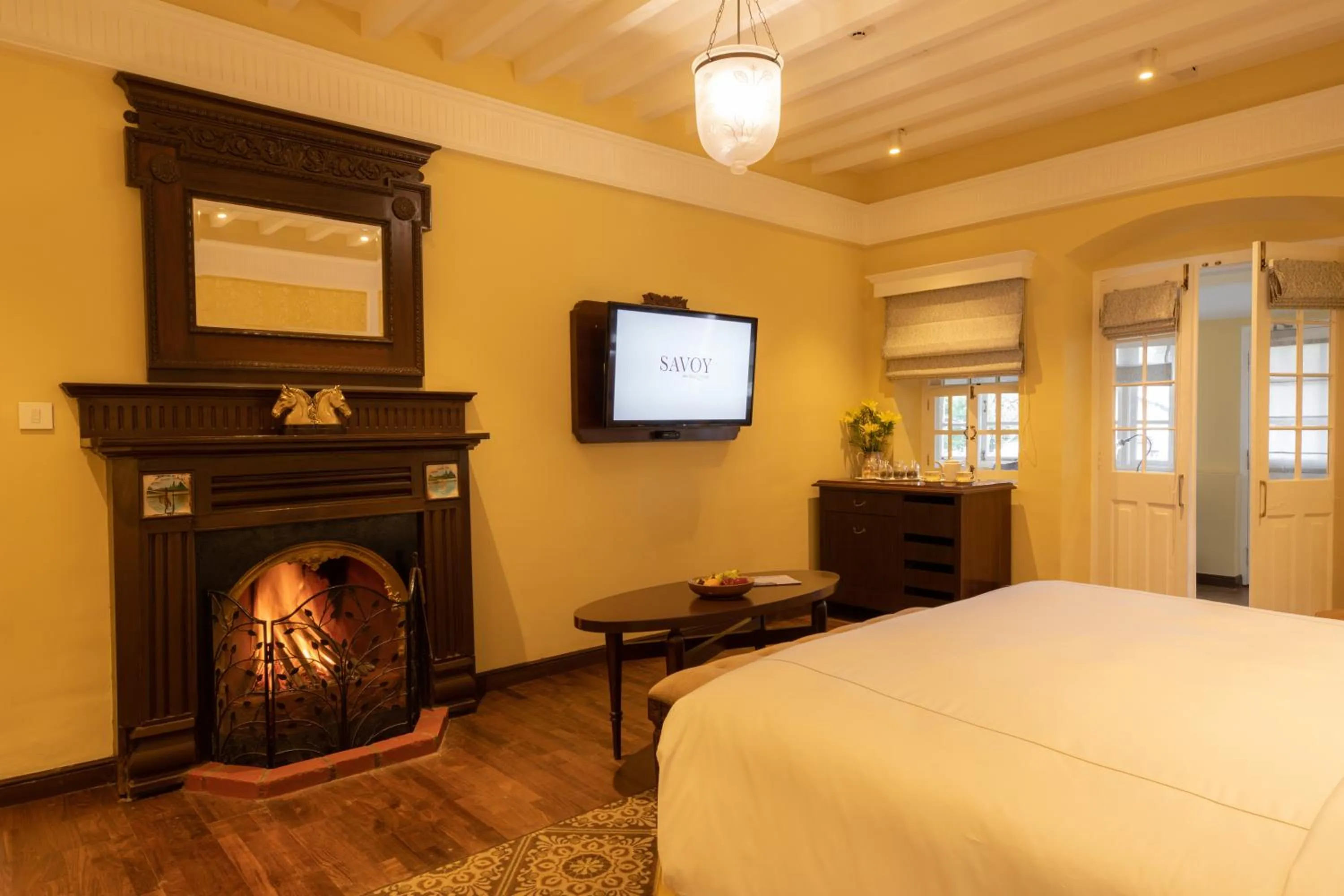 TV and multimedia, Bed in Savoy - IHCL SeleQtions