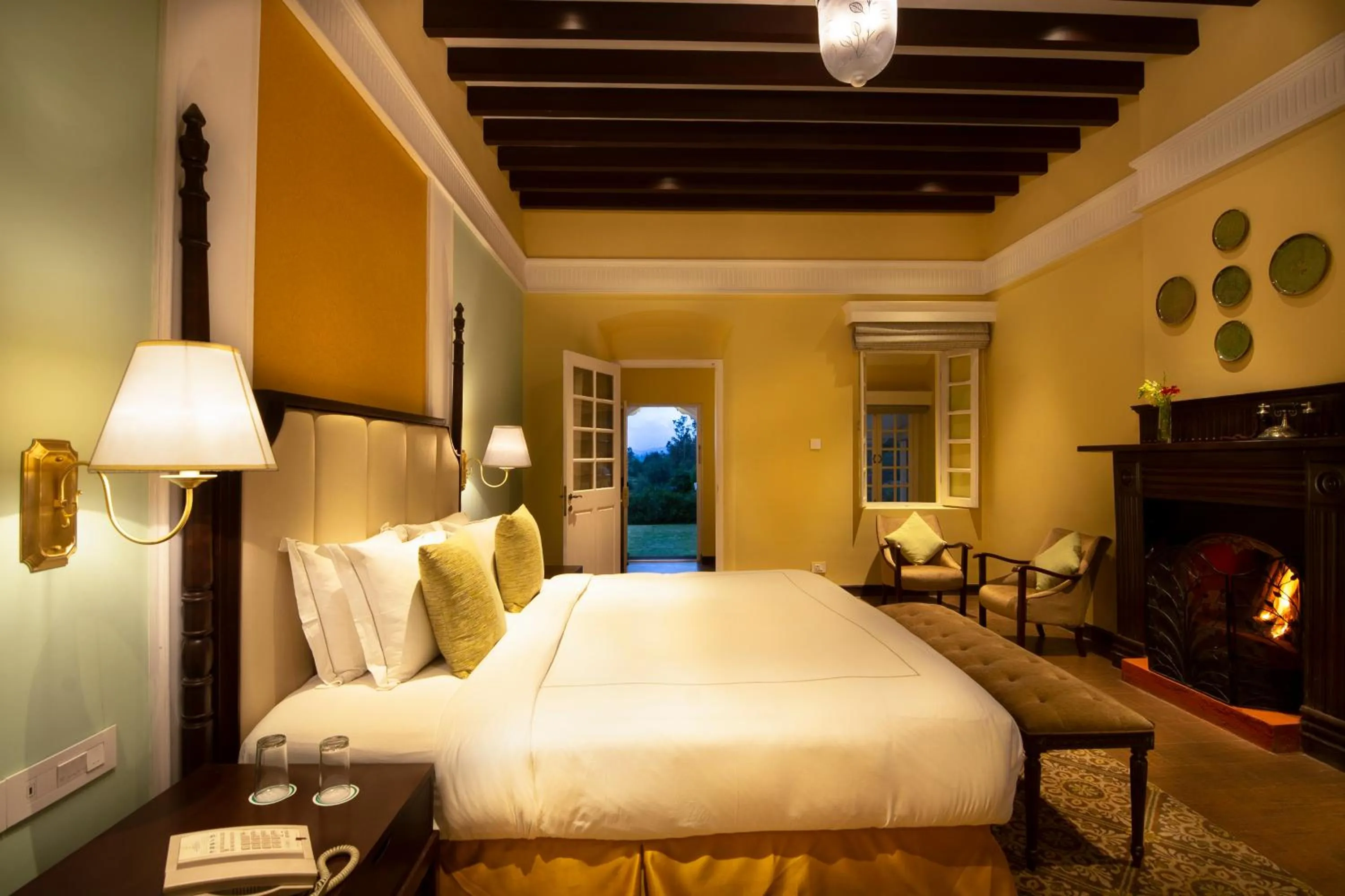 Bedroom, Bed in Savoy - IHCL SeleQtions