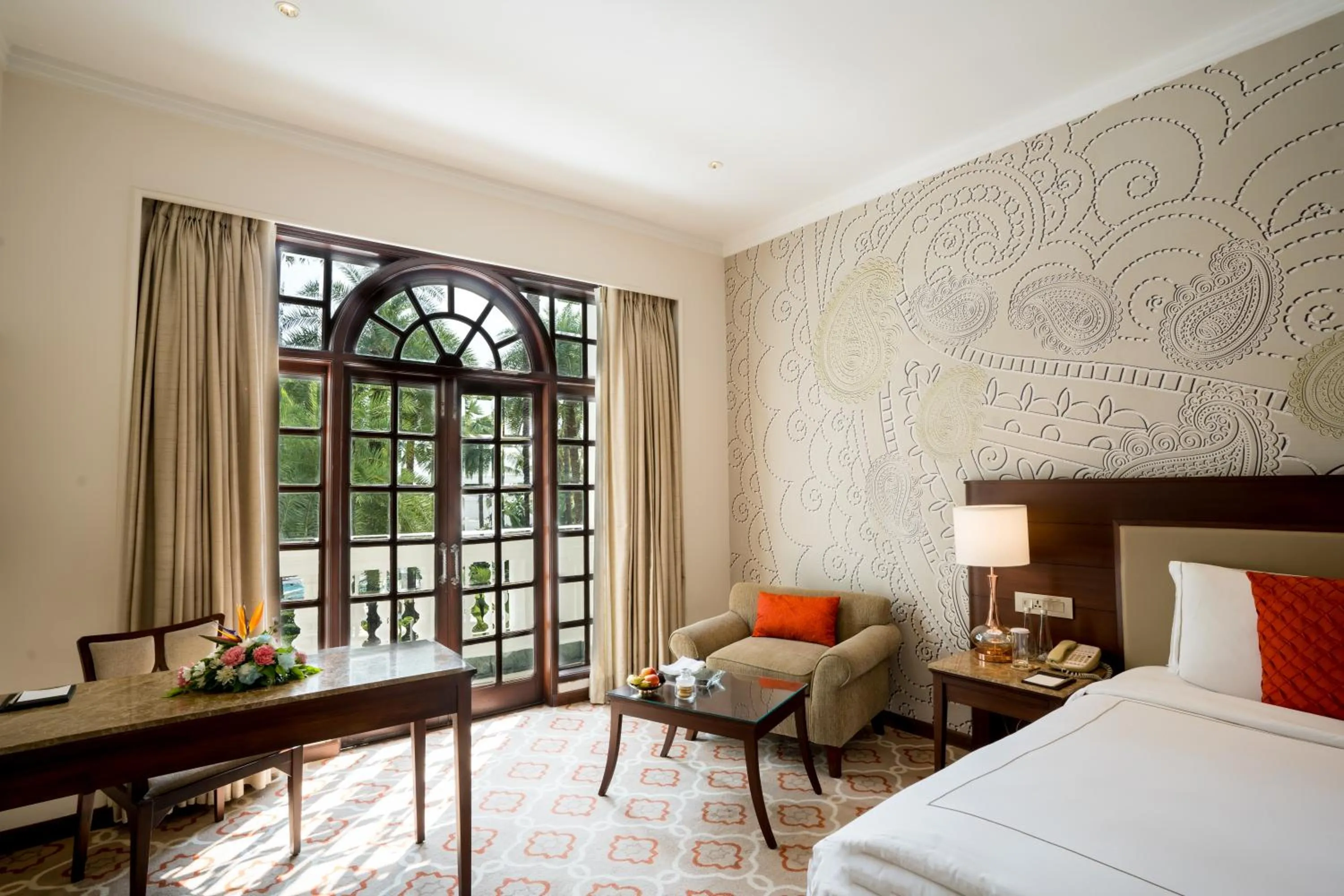 Bedroom, Bed in Taj Mahal Lucknow