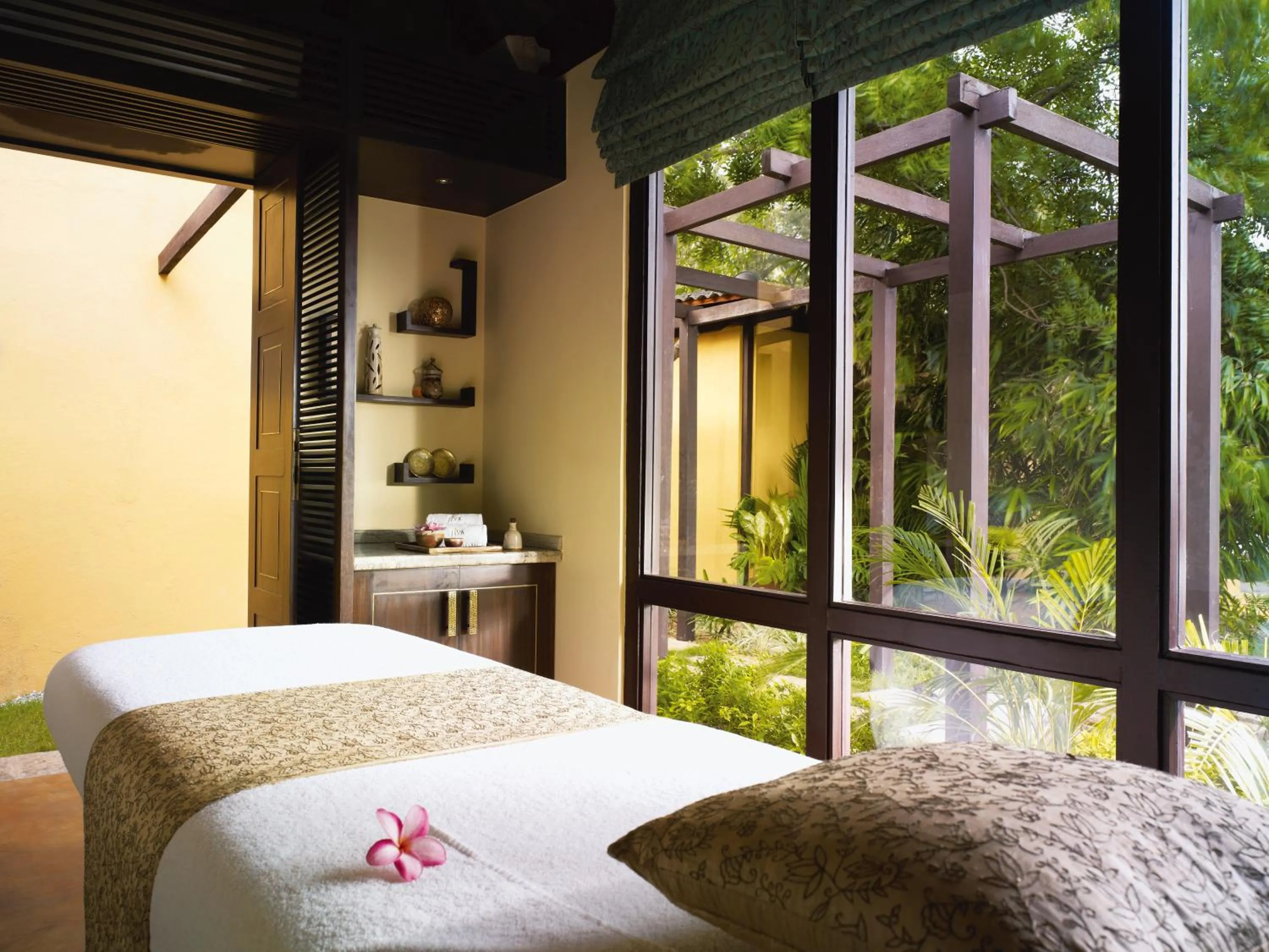 Spa and wellness centre/facilities, Bed in Taj Fisherman’s Cove Resort & Spa, Chennai