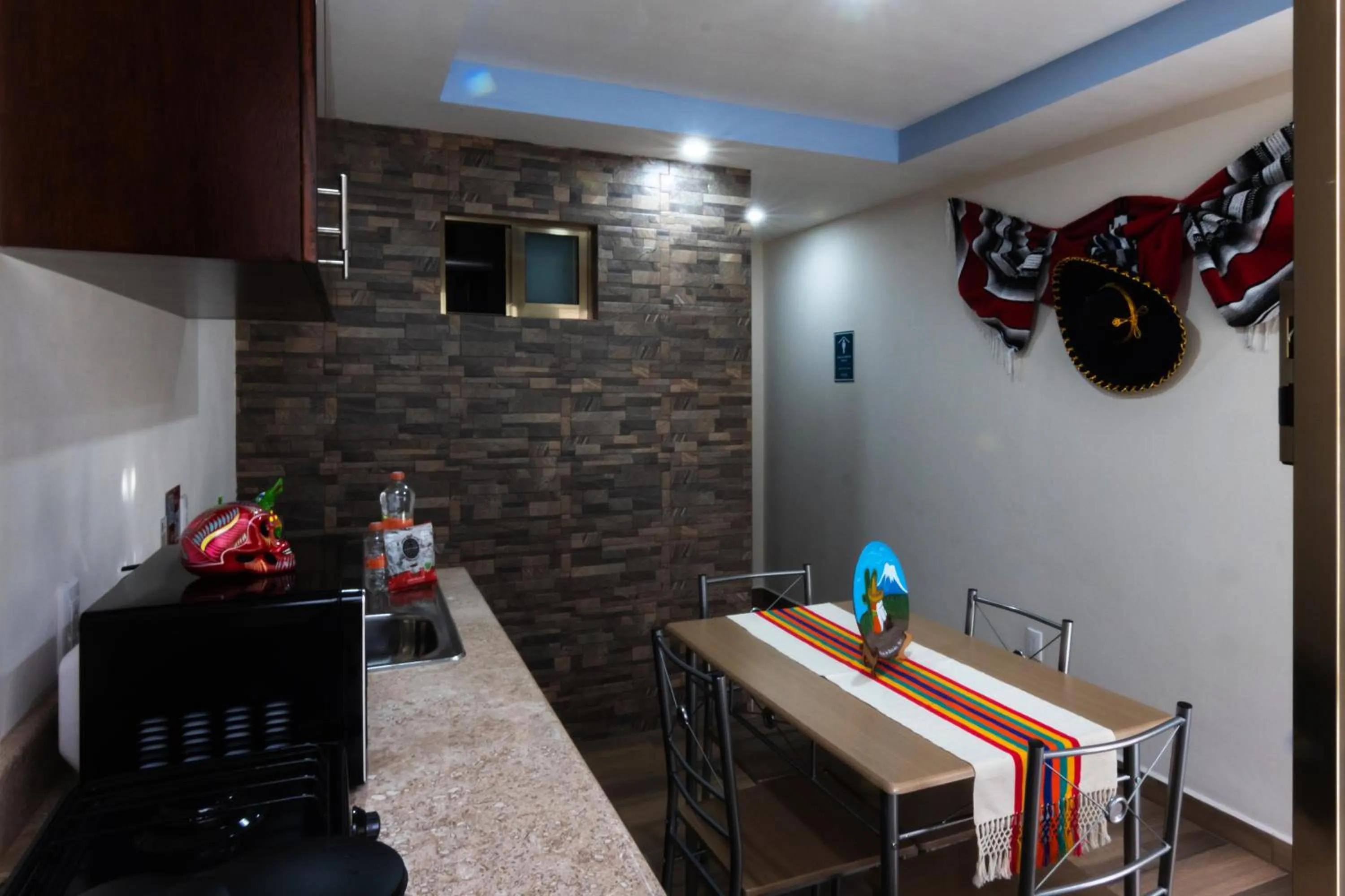 Kitchen or kitchenette in Hotel Boutique Mardeka