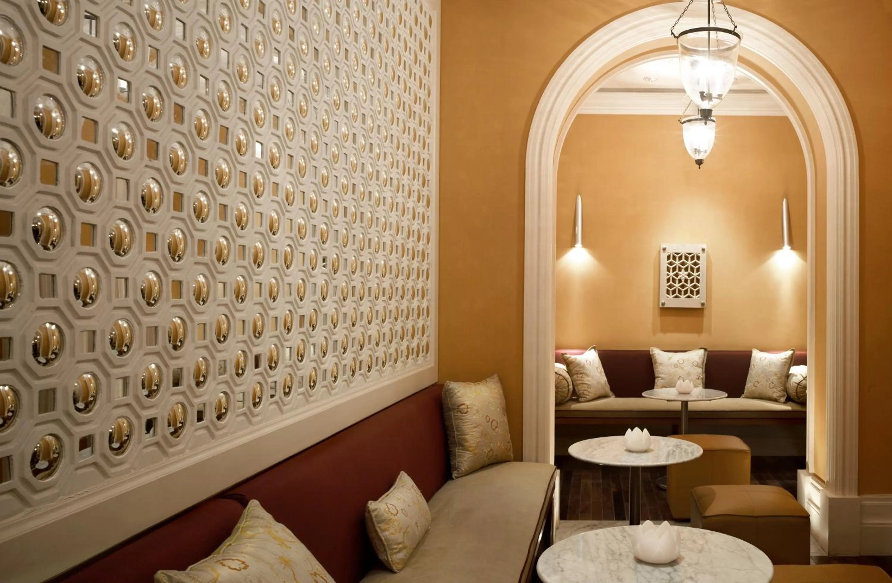 Lounge or bar in Jai Mahal Palace