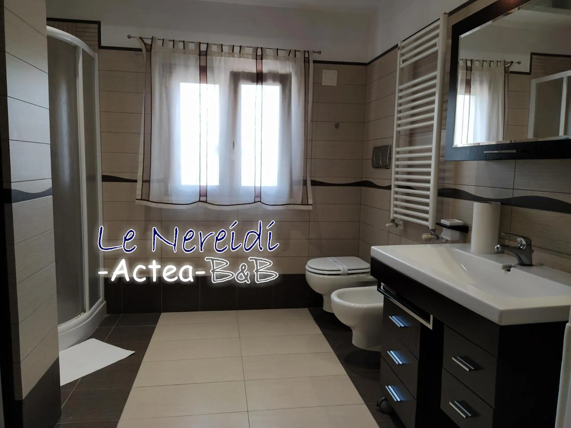 Shower in Le Nereidi b&b Acireale Centro