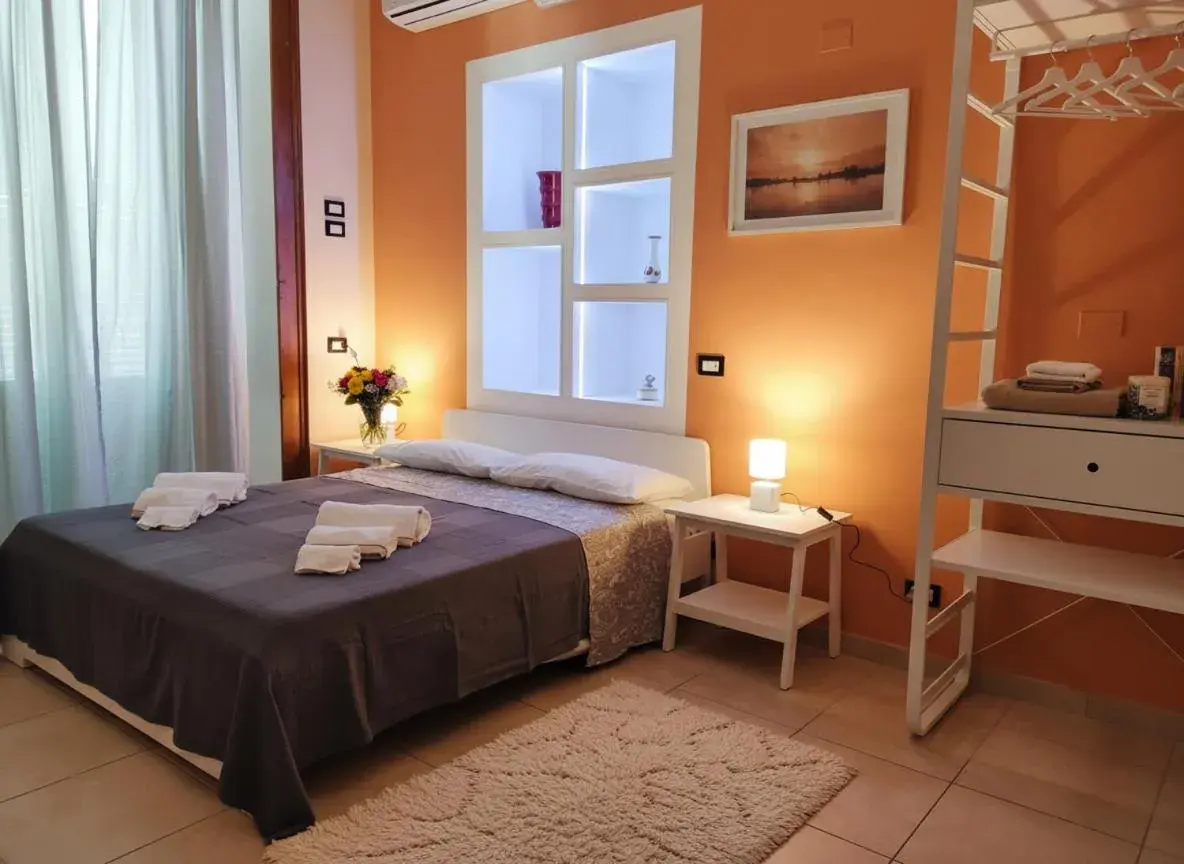 Double Room with Private Bathroom in Le Nereidi b&b Acireale Centro Double Room with Private Bathroom in Le Nereidi b&b Acireale Centro