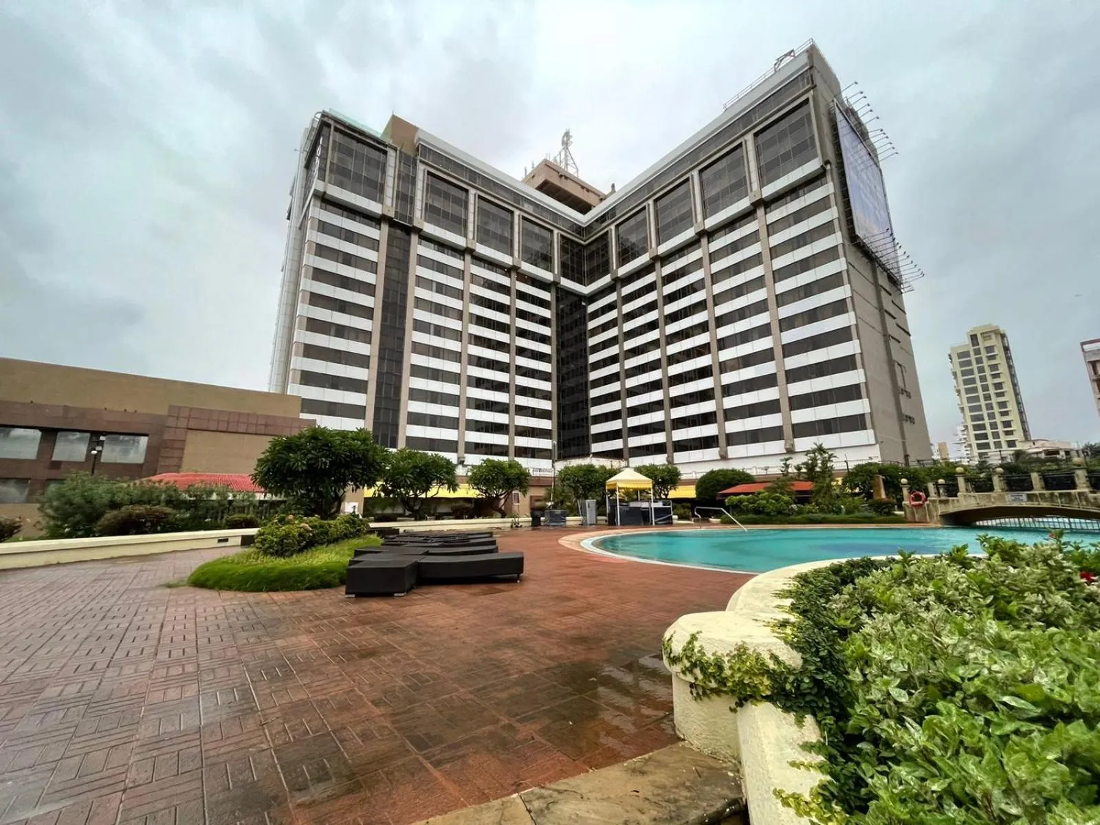 Property building in Taj Lands End