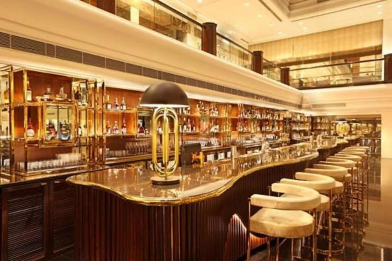 Restaurant/places to eat in Taj Lands End