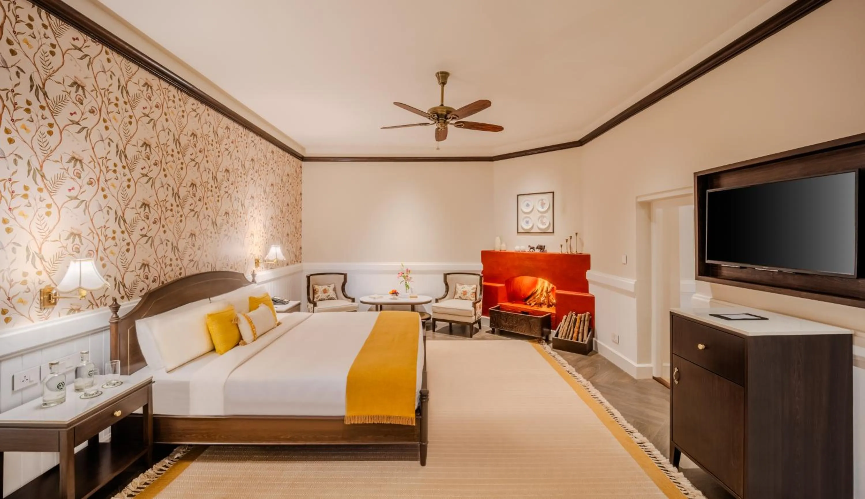 Bedroom, Bed in Gateway Coonoor