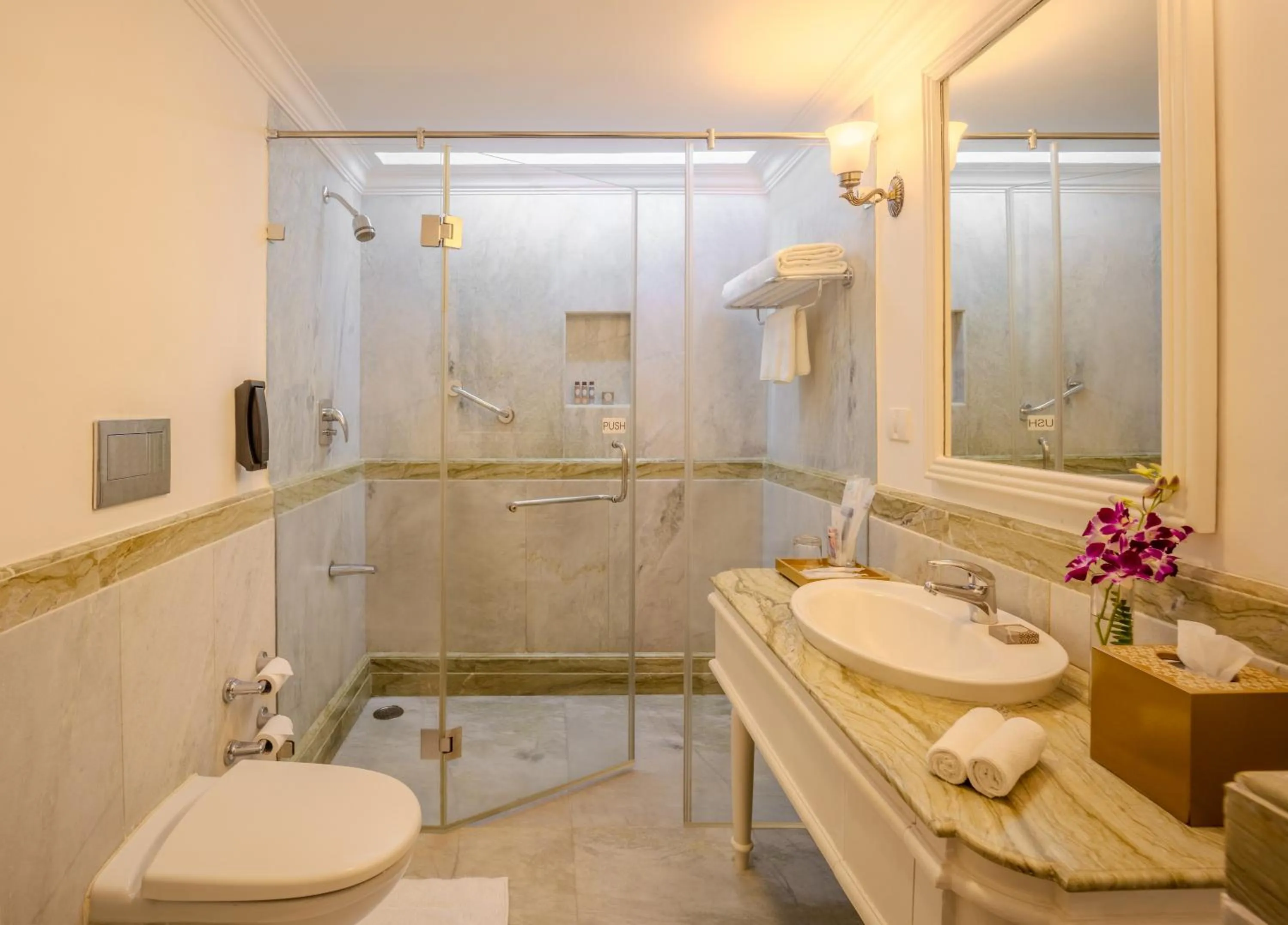 Bathroom in Gateway Coonoor