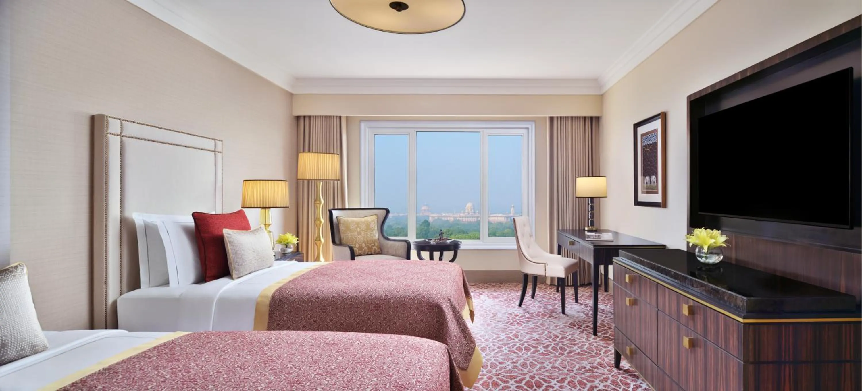 Photo of the whole room, Bed in Taj Mahal, New Delhi