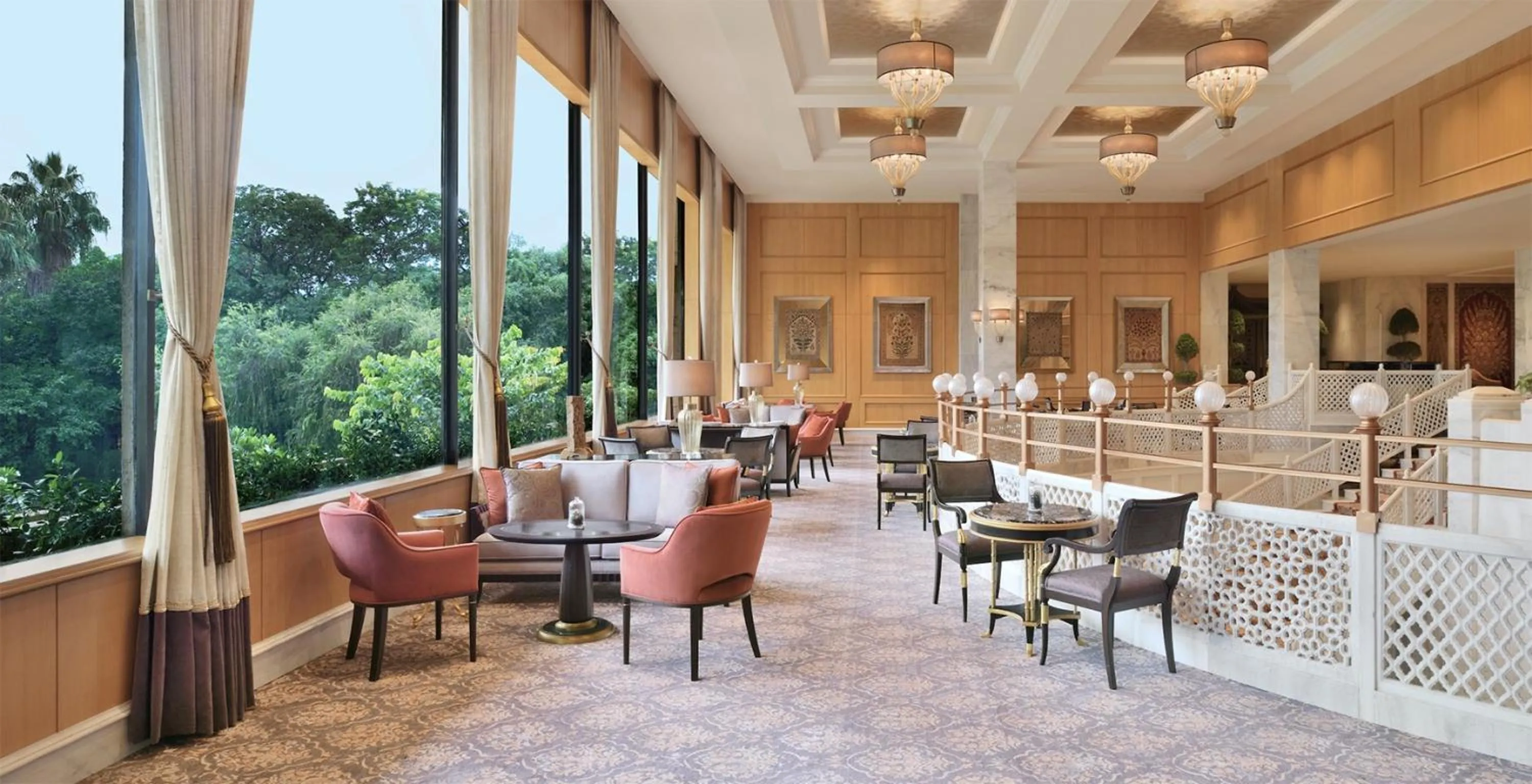 Restaurant/places to eat in Taj Mahal, New Delhi