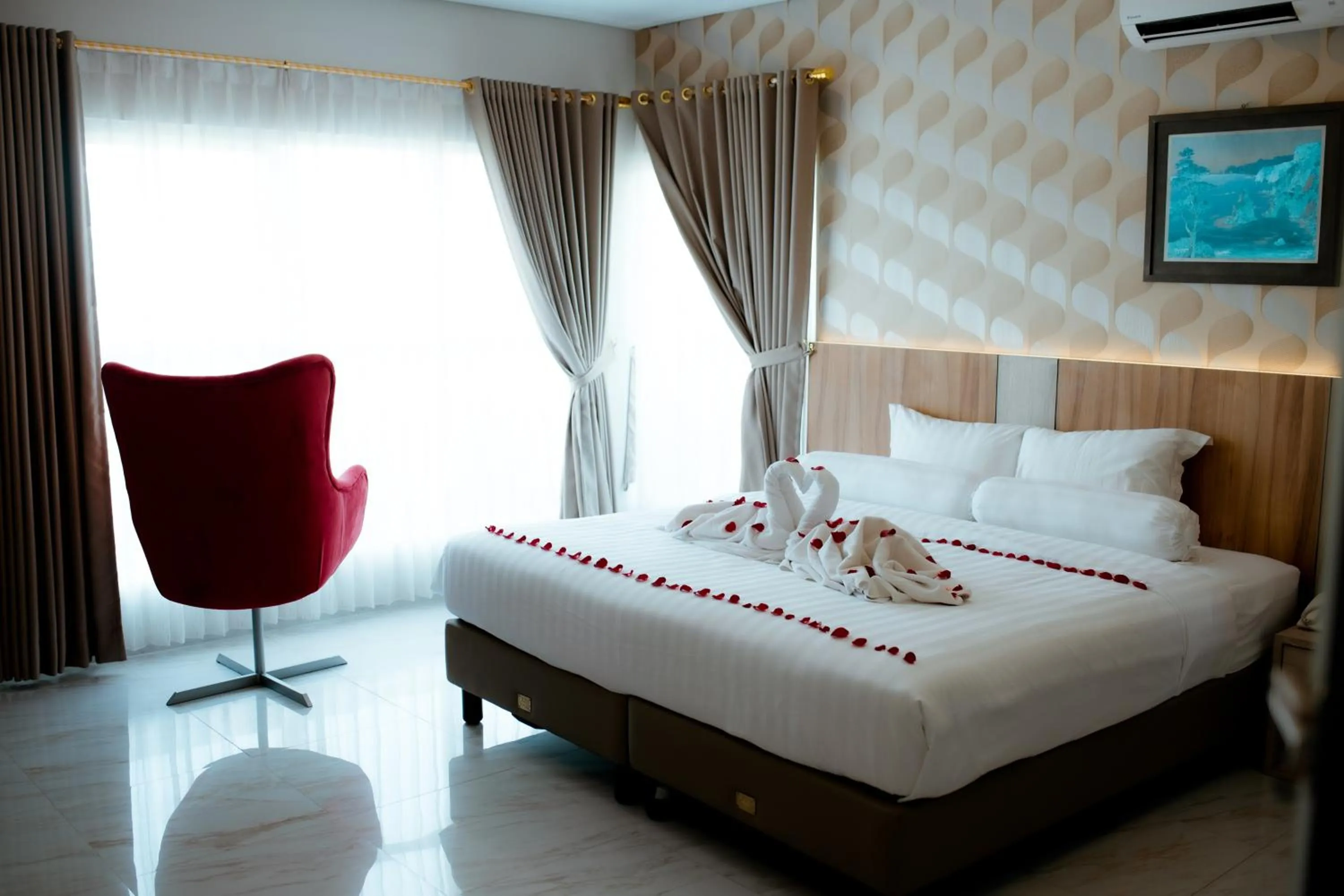 Bed in Front One Budget Boyolali