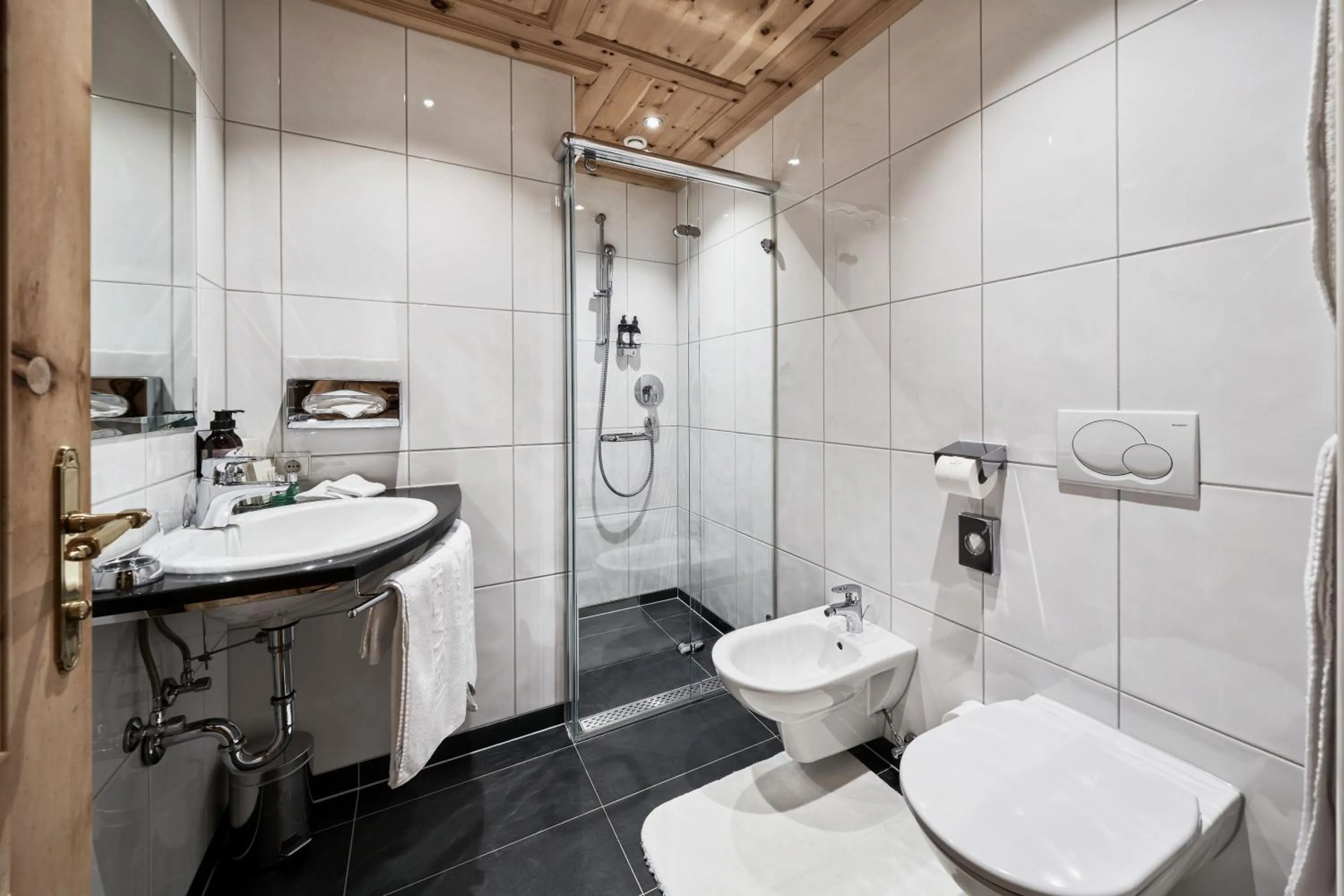 Shower in Burg Vital Resort