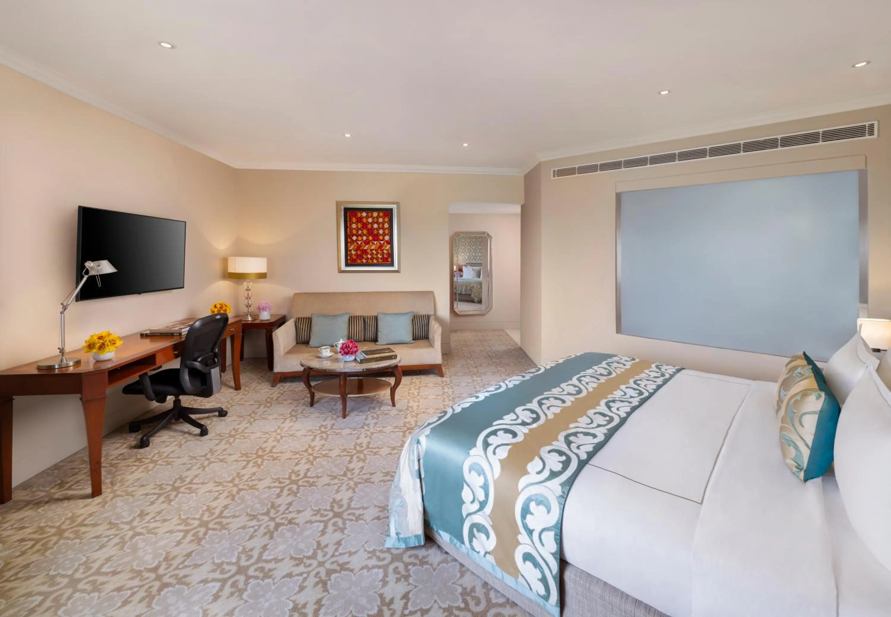 Bed in Taj Palace, New Delhi