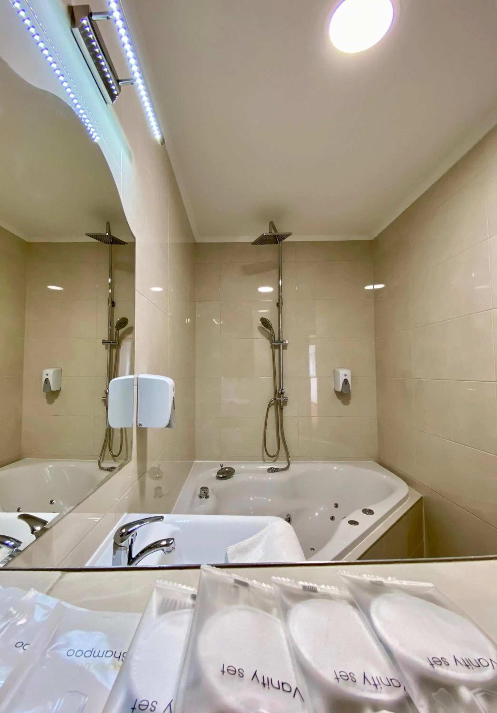 Toilet in OPERA16 Guestrooms