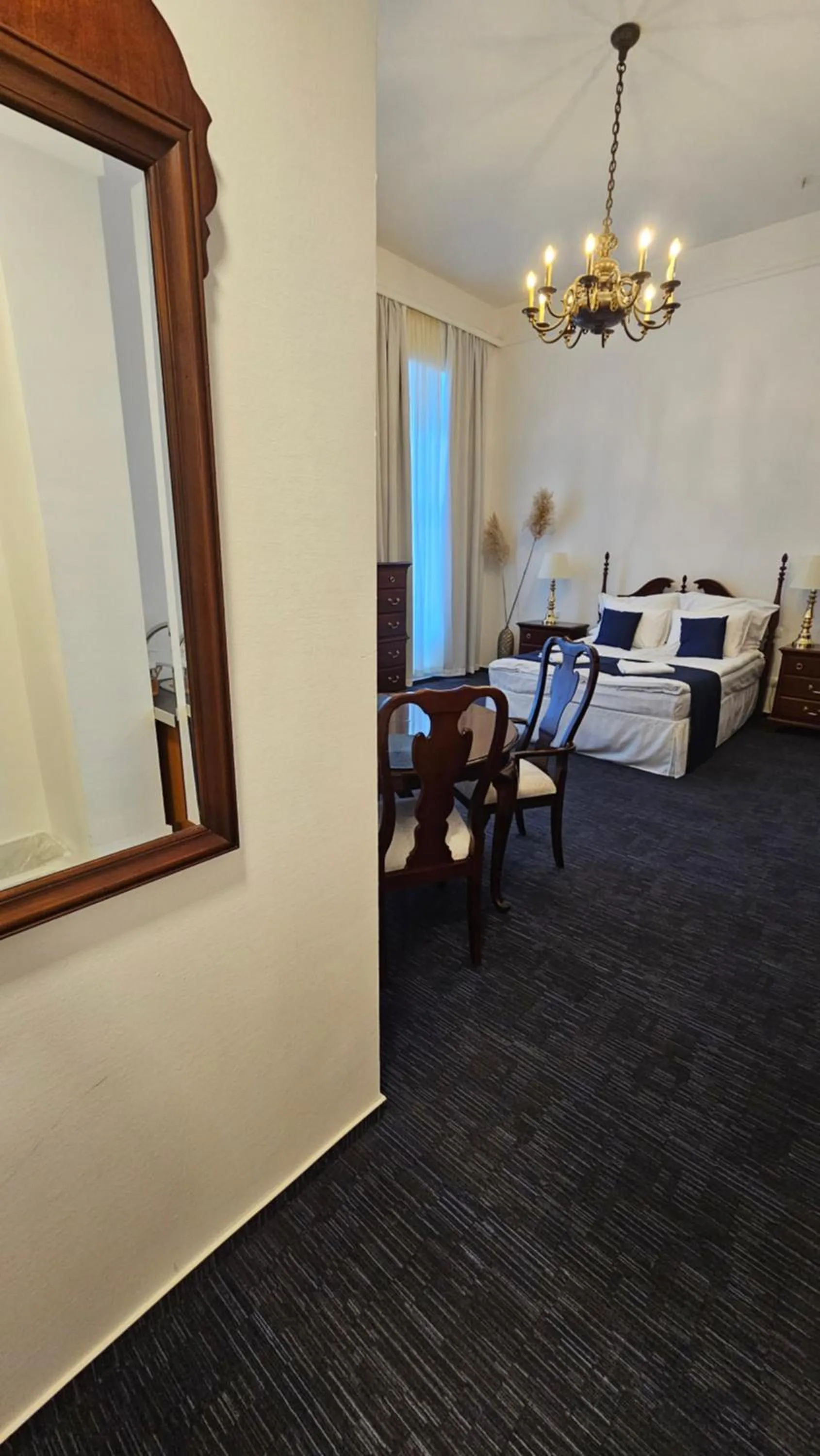 Bedroom, Bed in OPERA16 Guestrooms