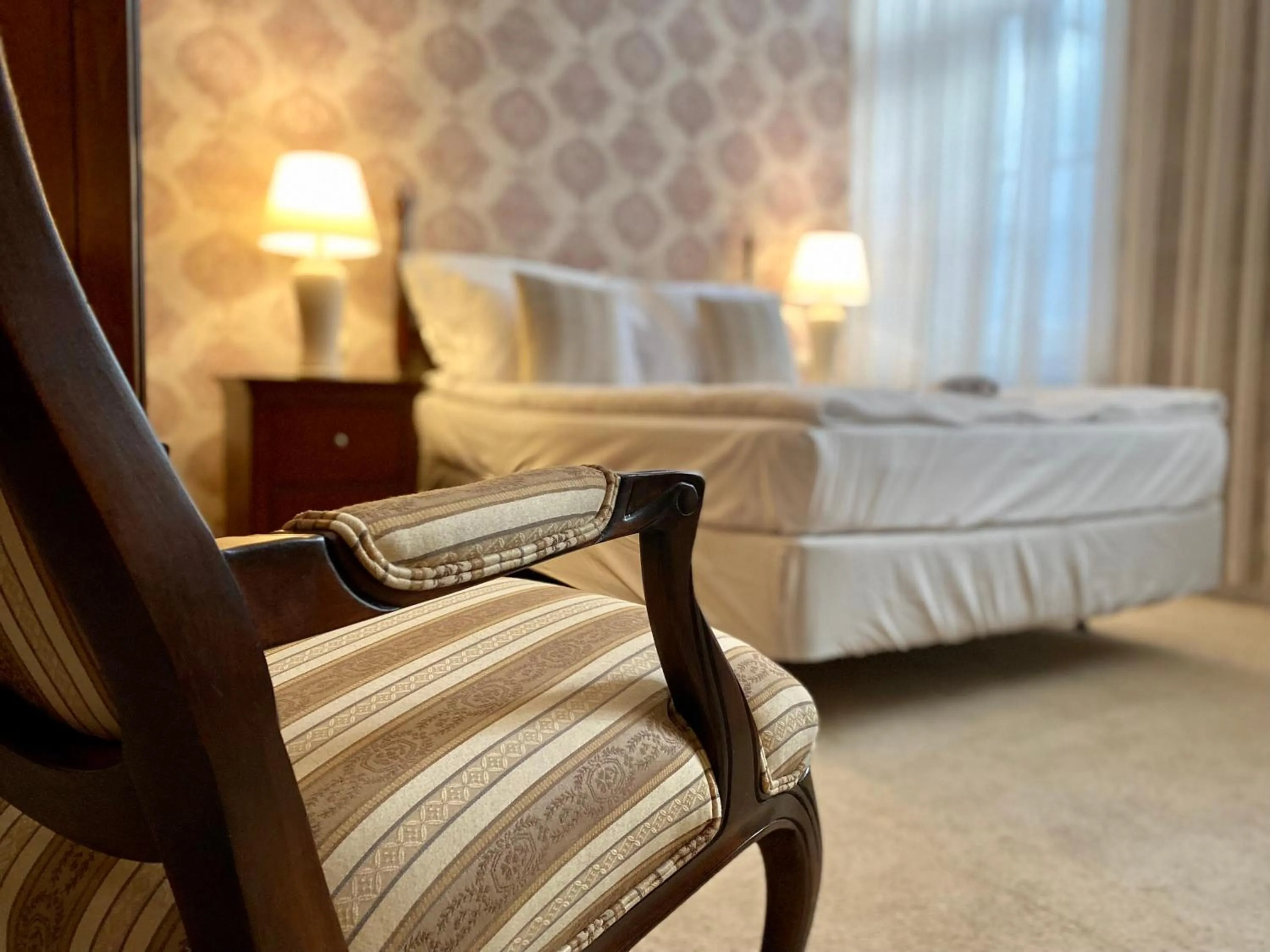 Bedroom, Bed in OPERA16 Guestrooms