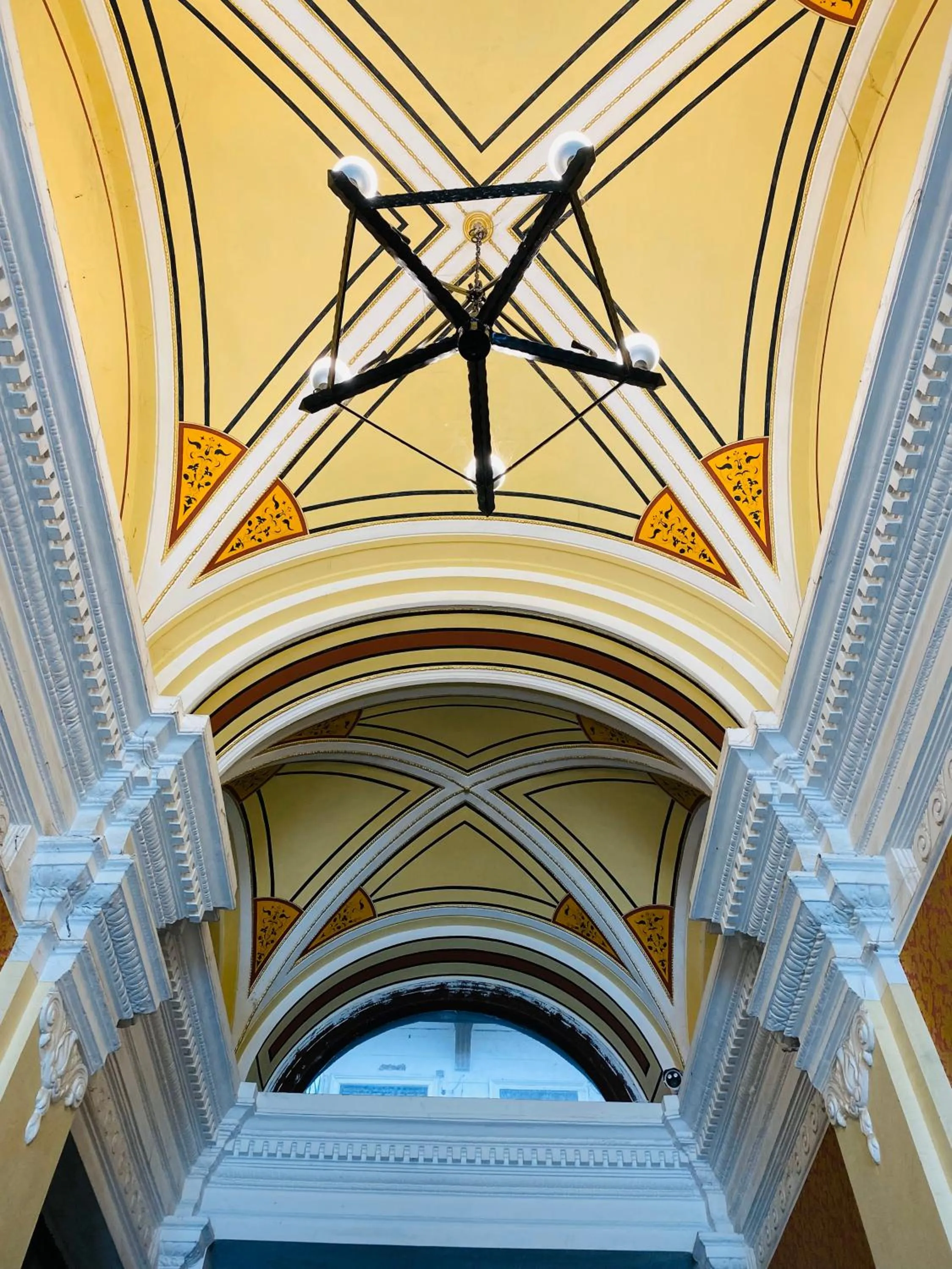 Facade/entrance in OPERA16 Guestrooms