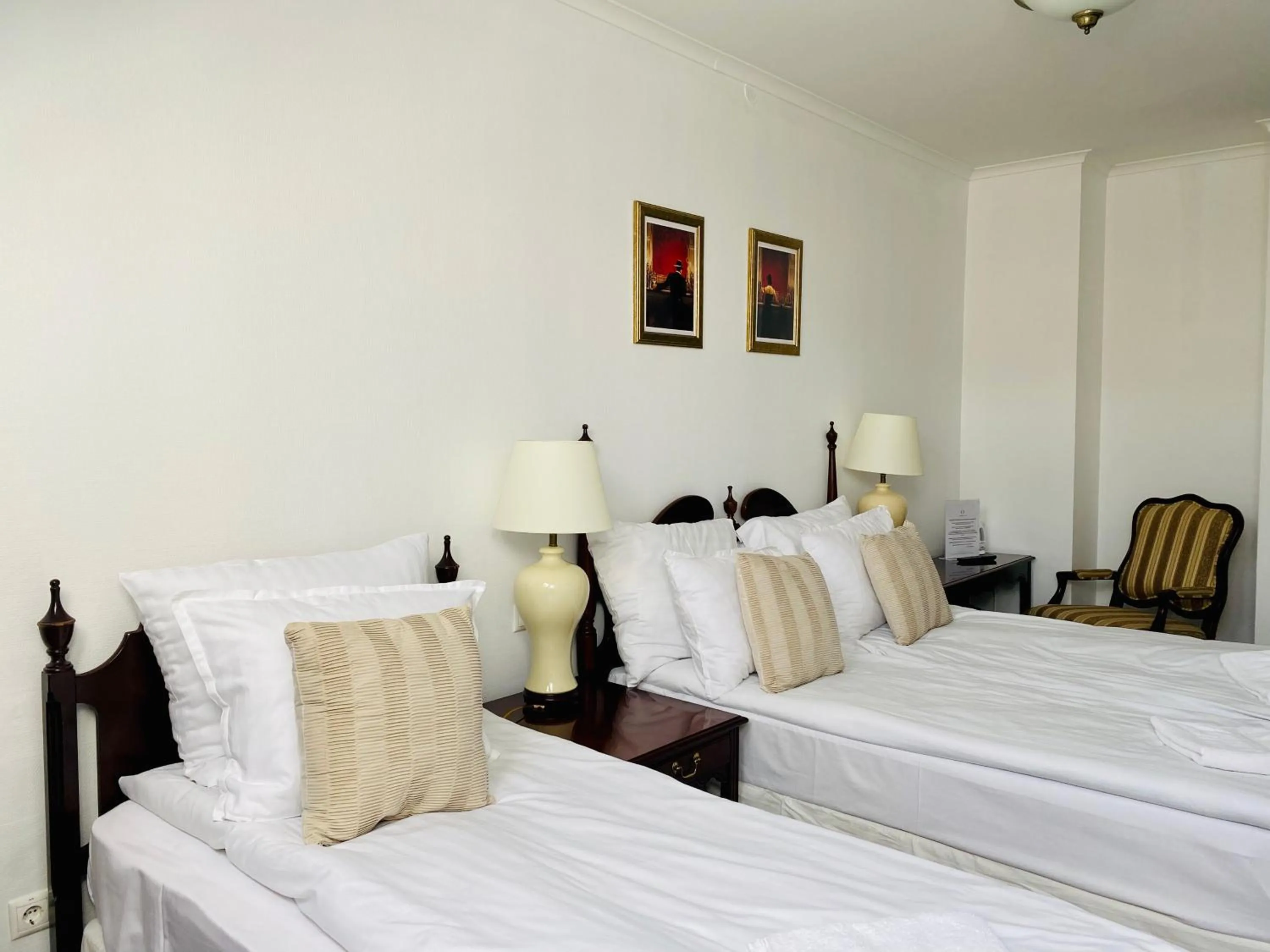 Bed in OPERA16 Guestrooms