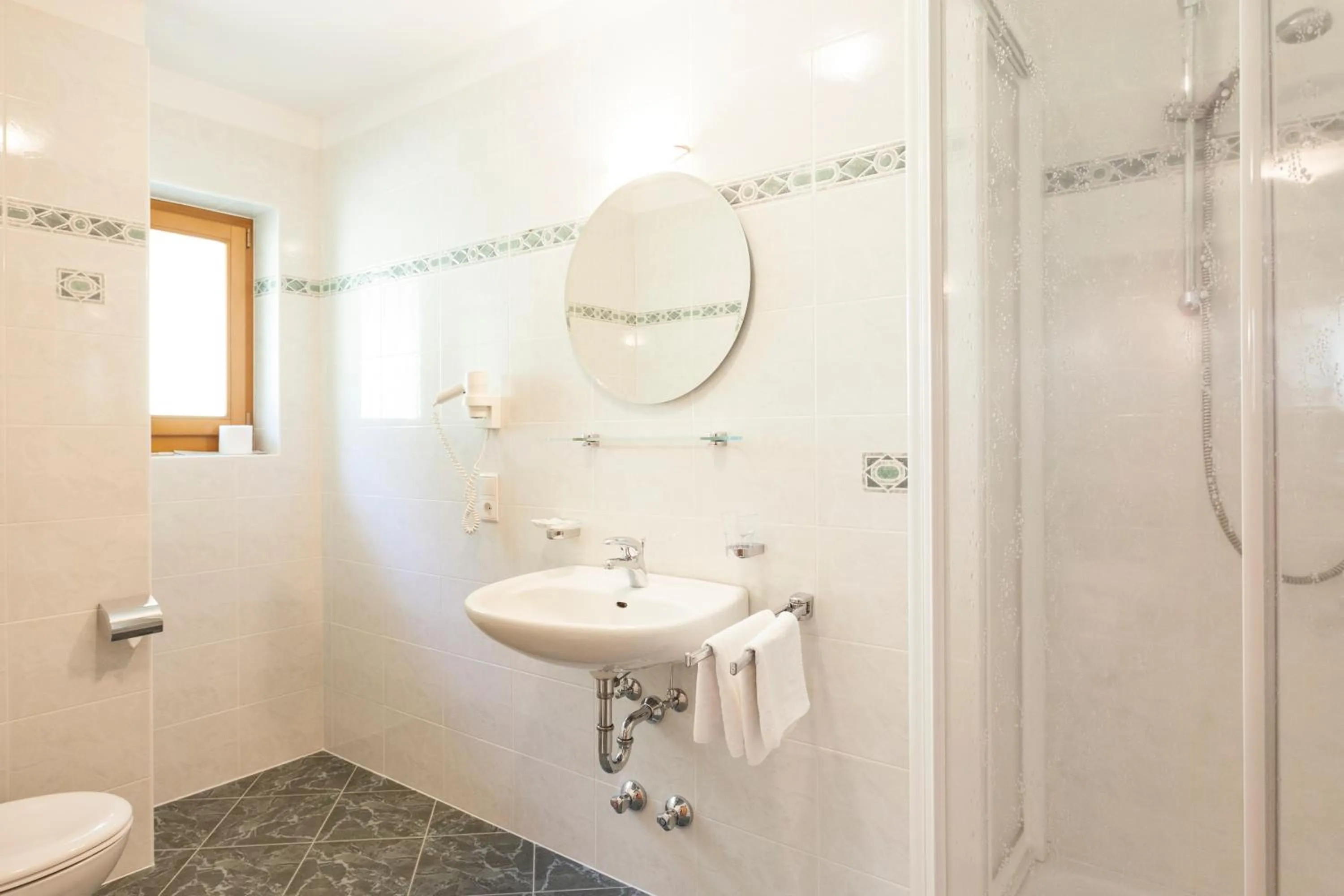 Shower in Alpenspitz Appartements - Garni - B&B