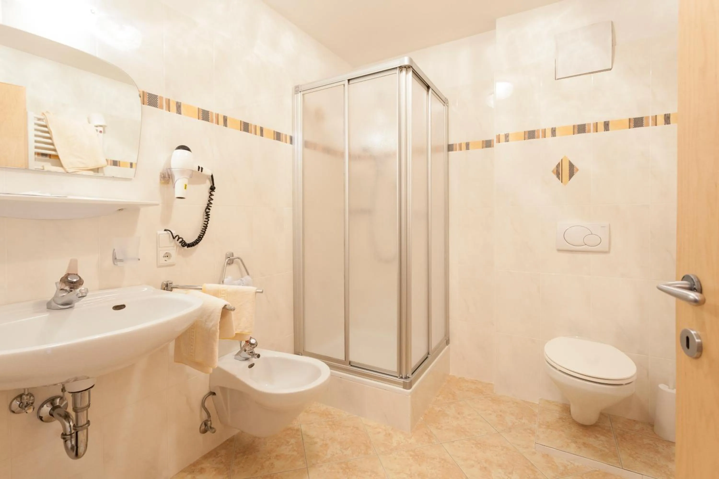 Shower in Alpenspitz Appartements - Garni - B&B