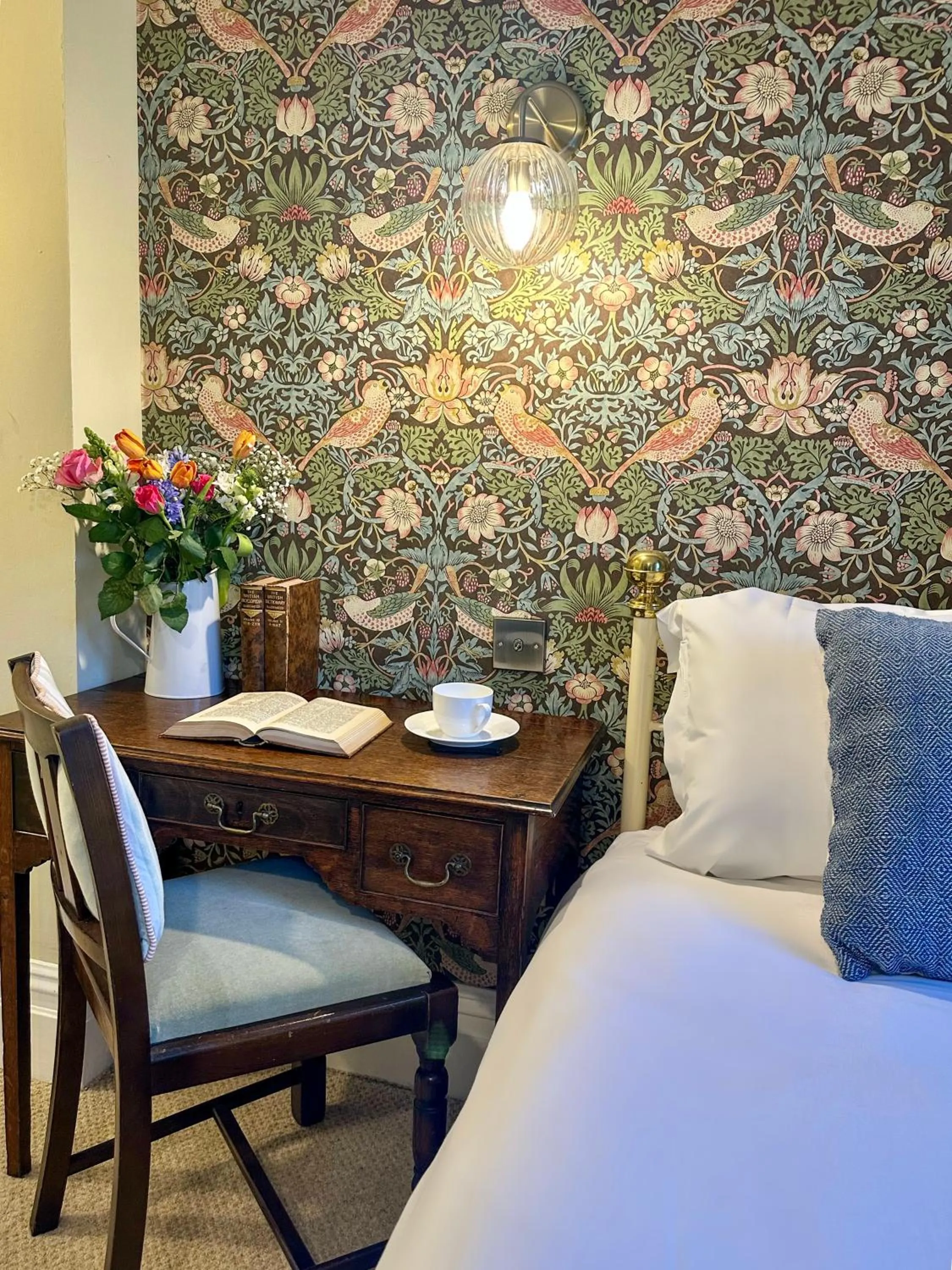 Bed in Three Cocks Hotel