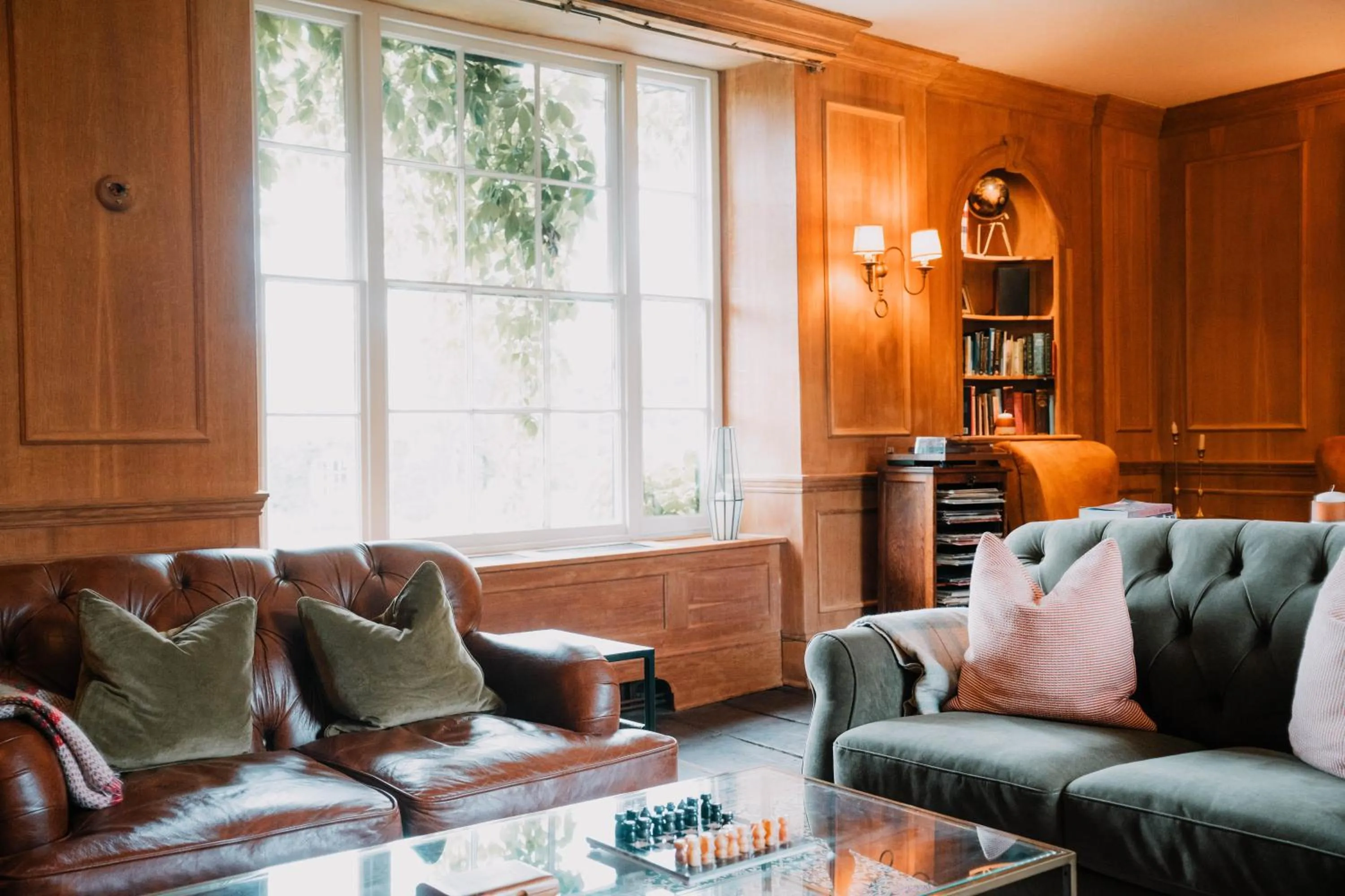 Lounge or bar in Three Cocks Hotel