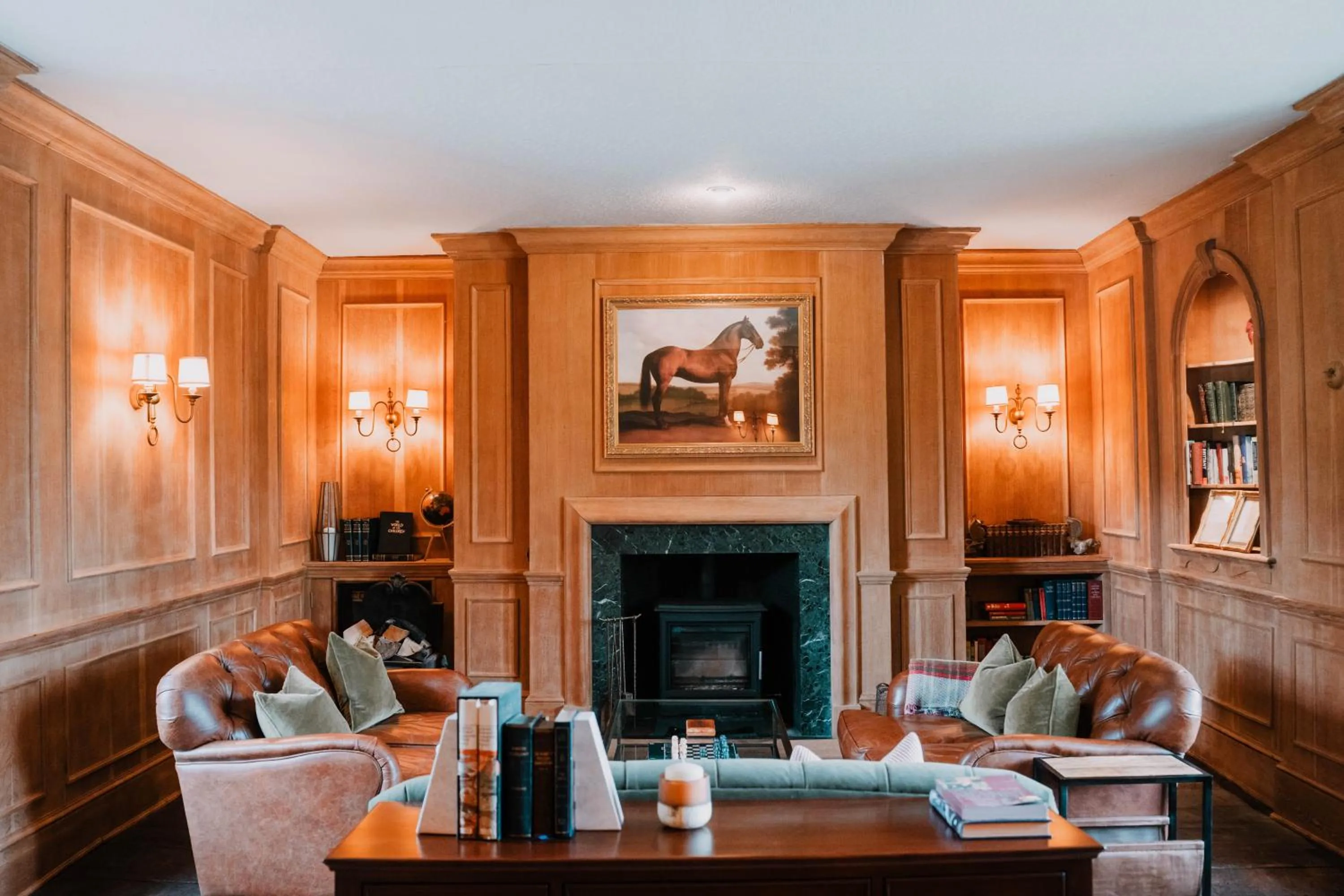 Lounge or bar in Three Cocks Hotel