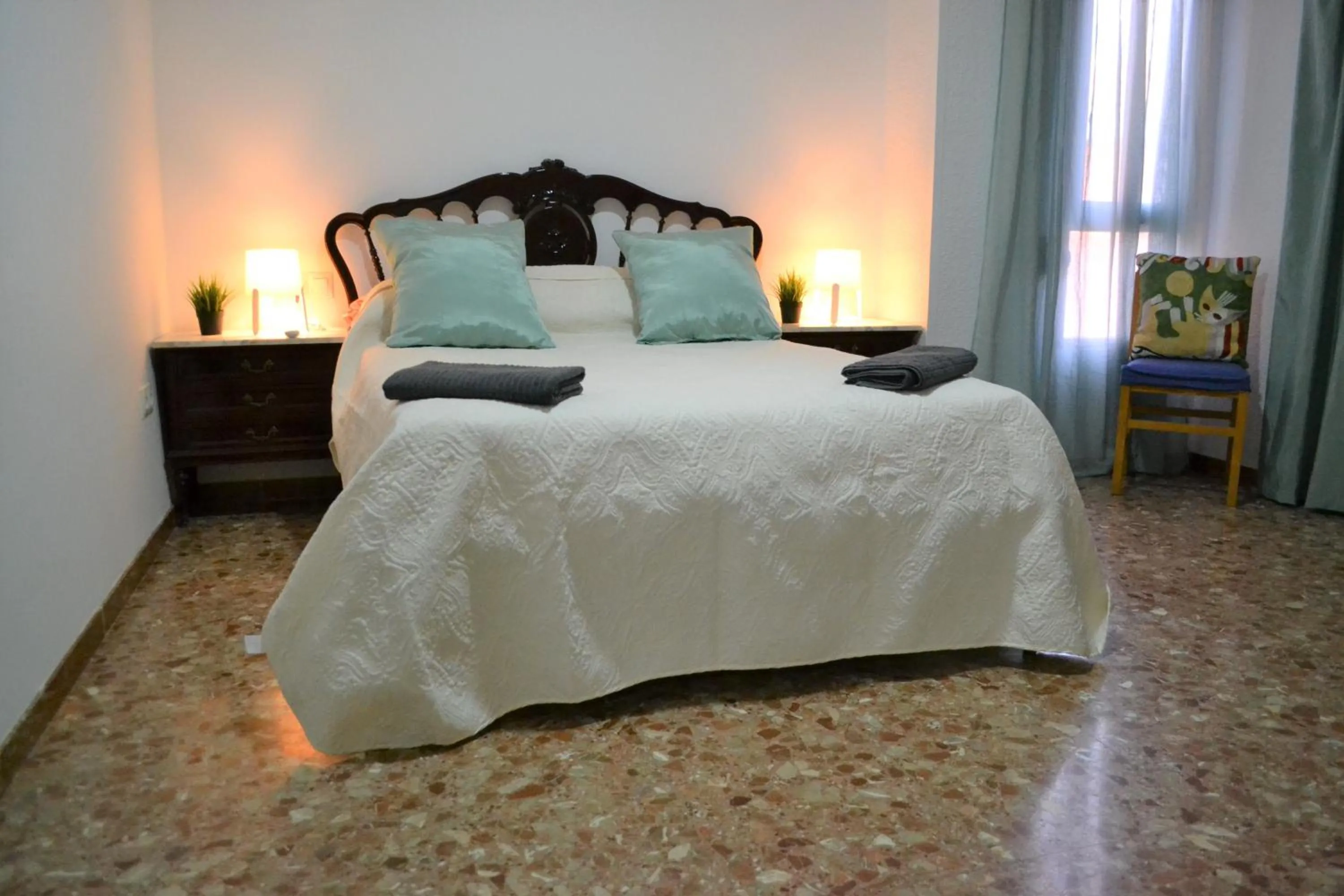 Bedroom, Bed in Superb 1 Bedroom with Gallery CB7EV
