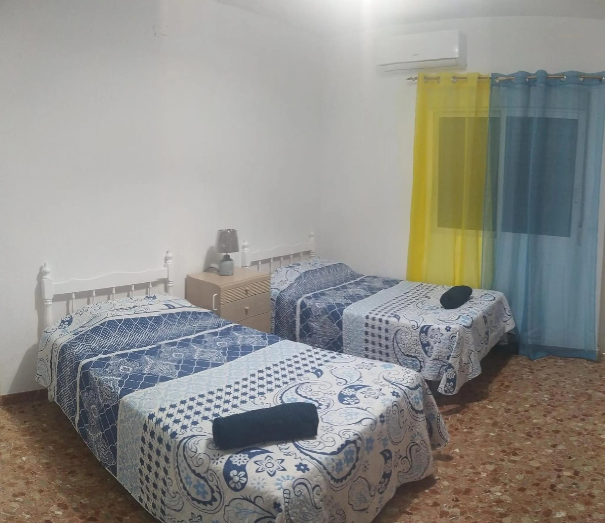 Other, Bed in A Beautiful spacious Two Bedroom Apartment CB8EV