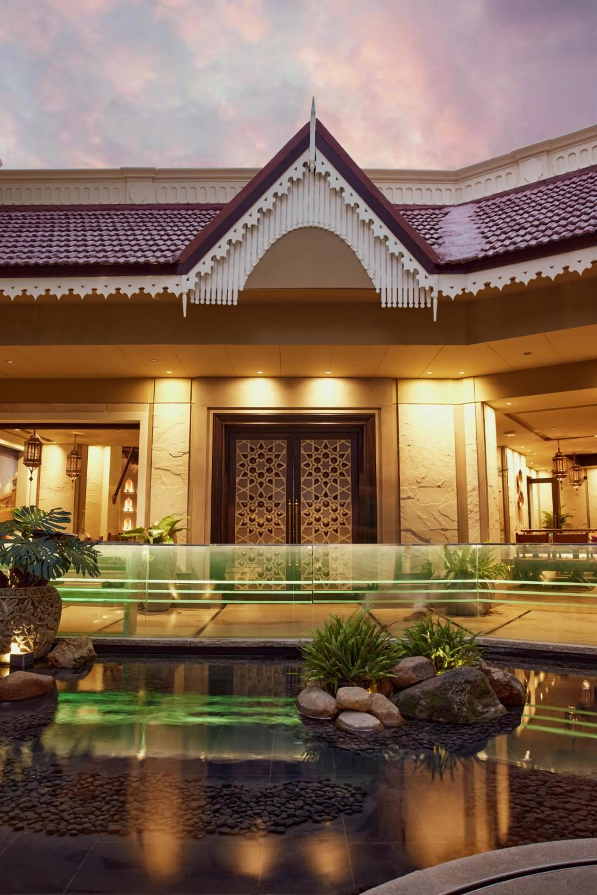 Restaurant/places to eat in Taj West End