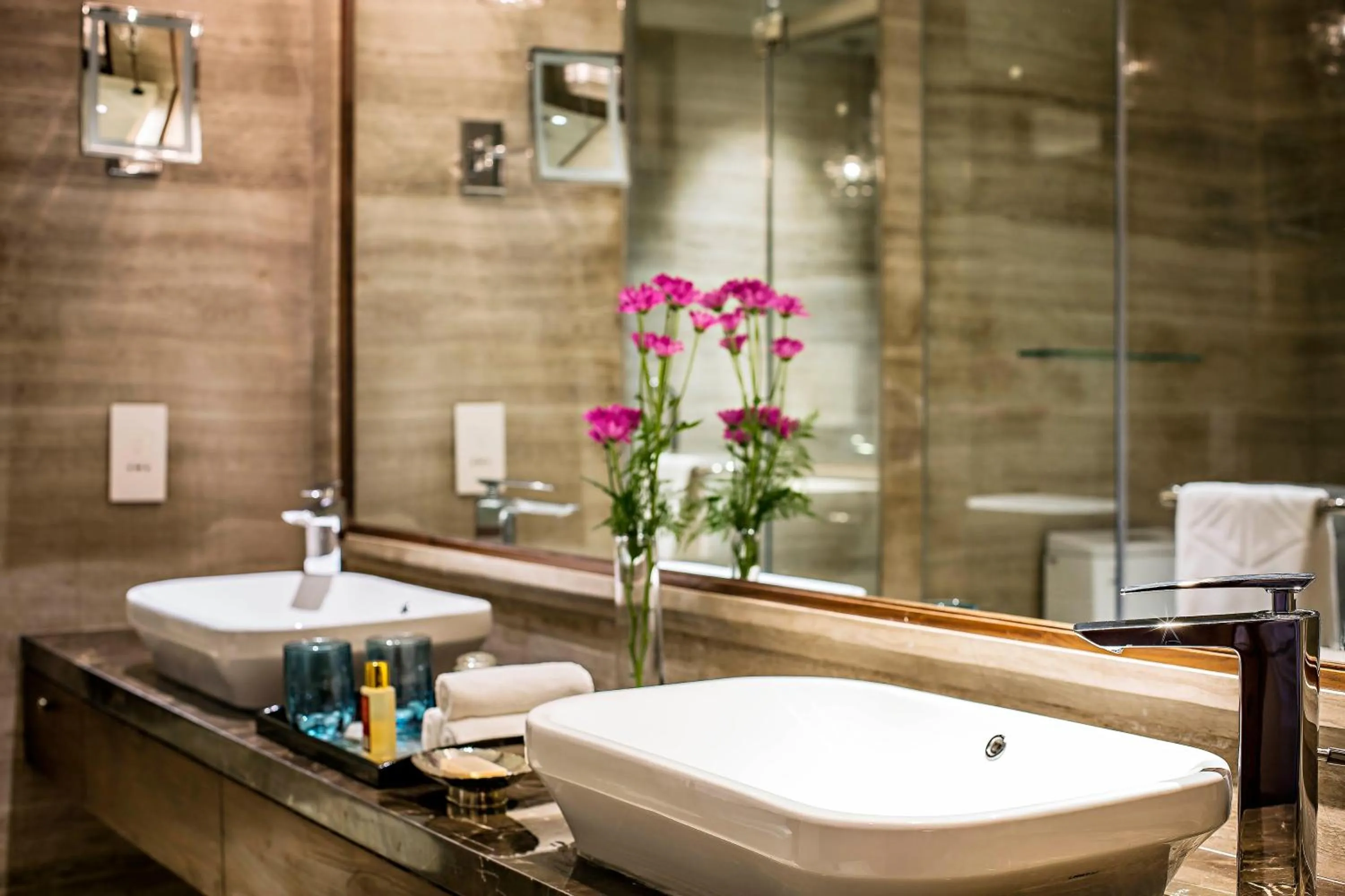 Shower in Taj West End