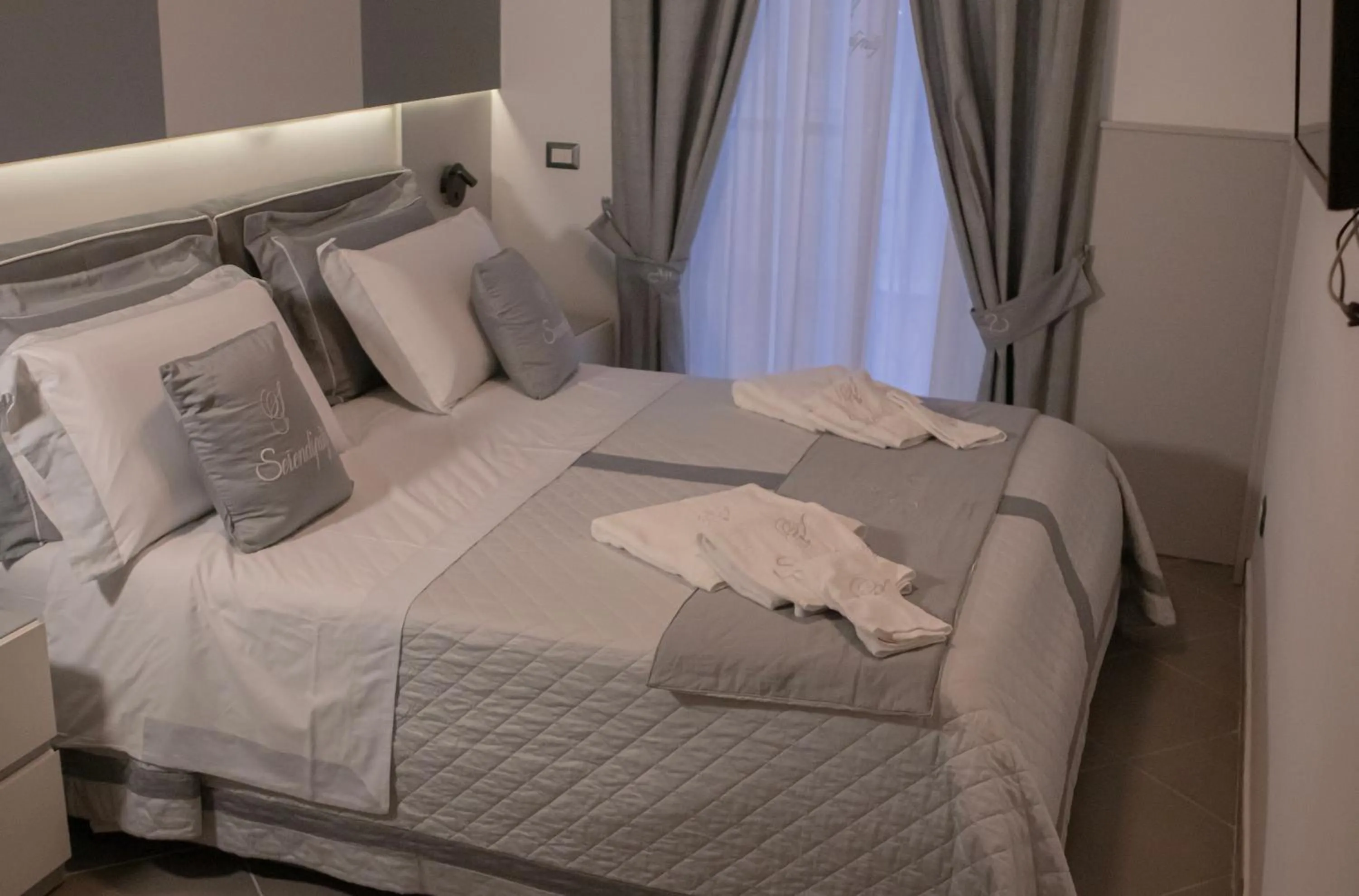 Photo of the whole room, Bed in Serendipity B&B