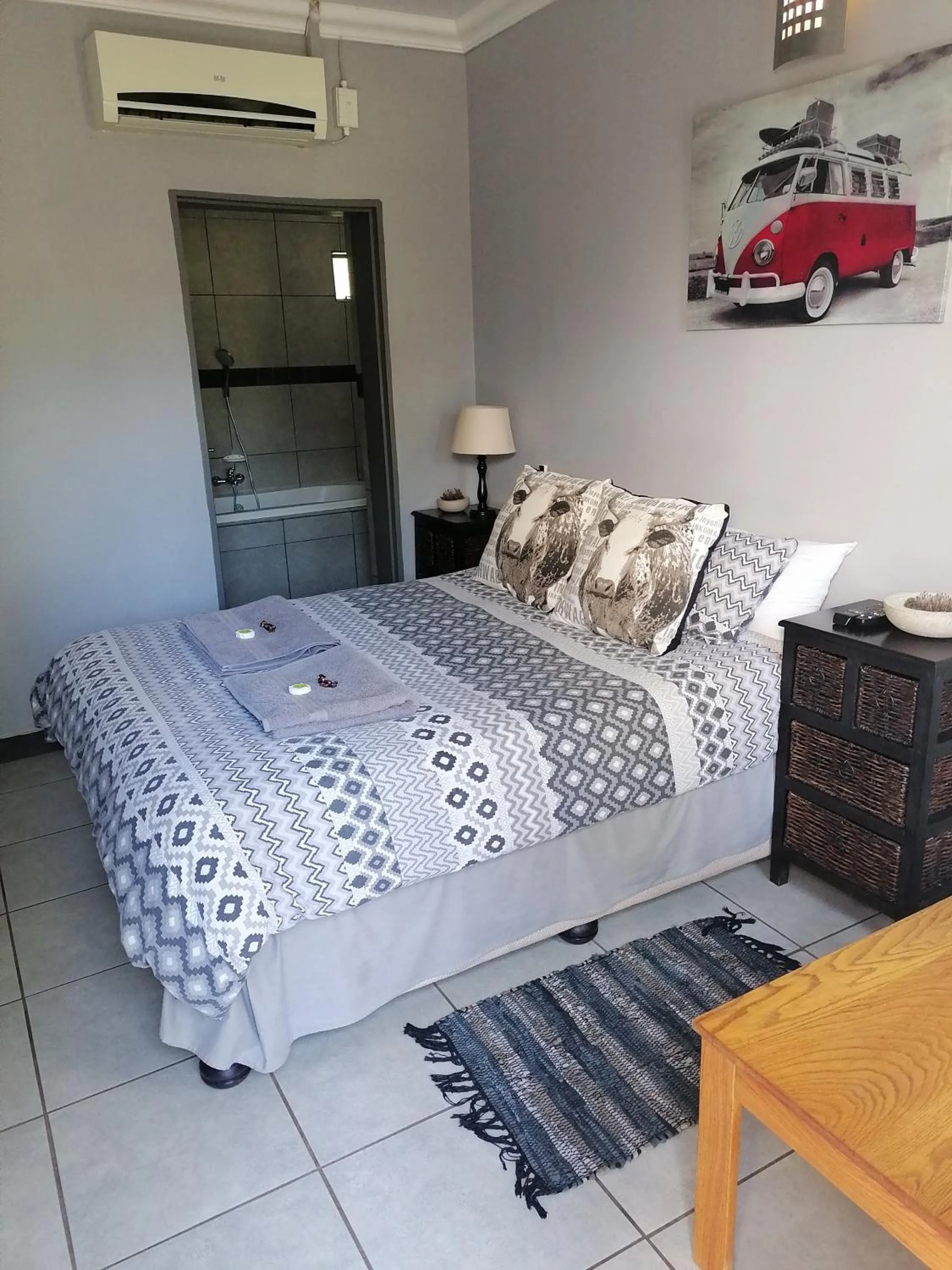 Bed in Wildebeespan Bed and Breakfast